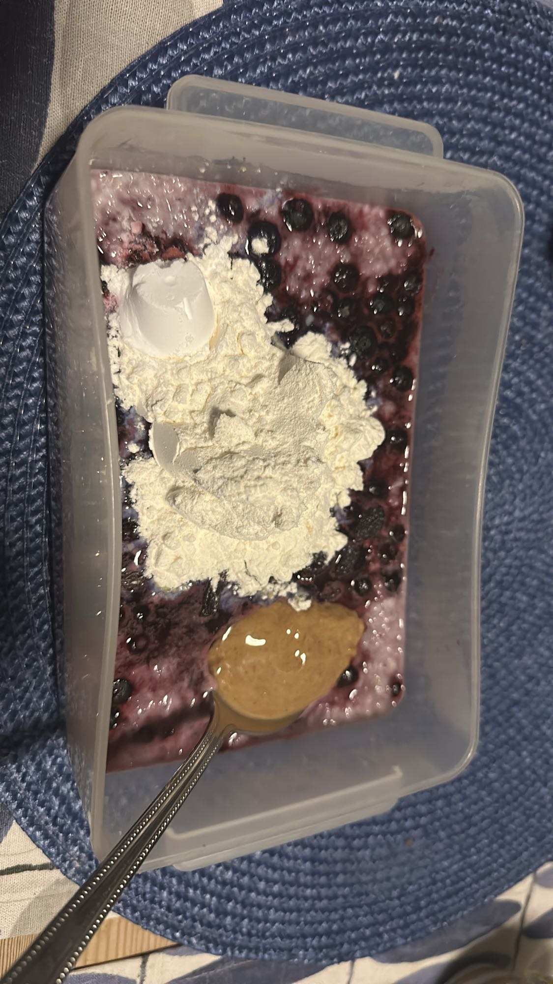 Blåbärsgröt med topping