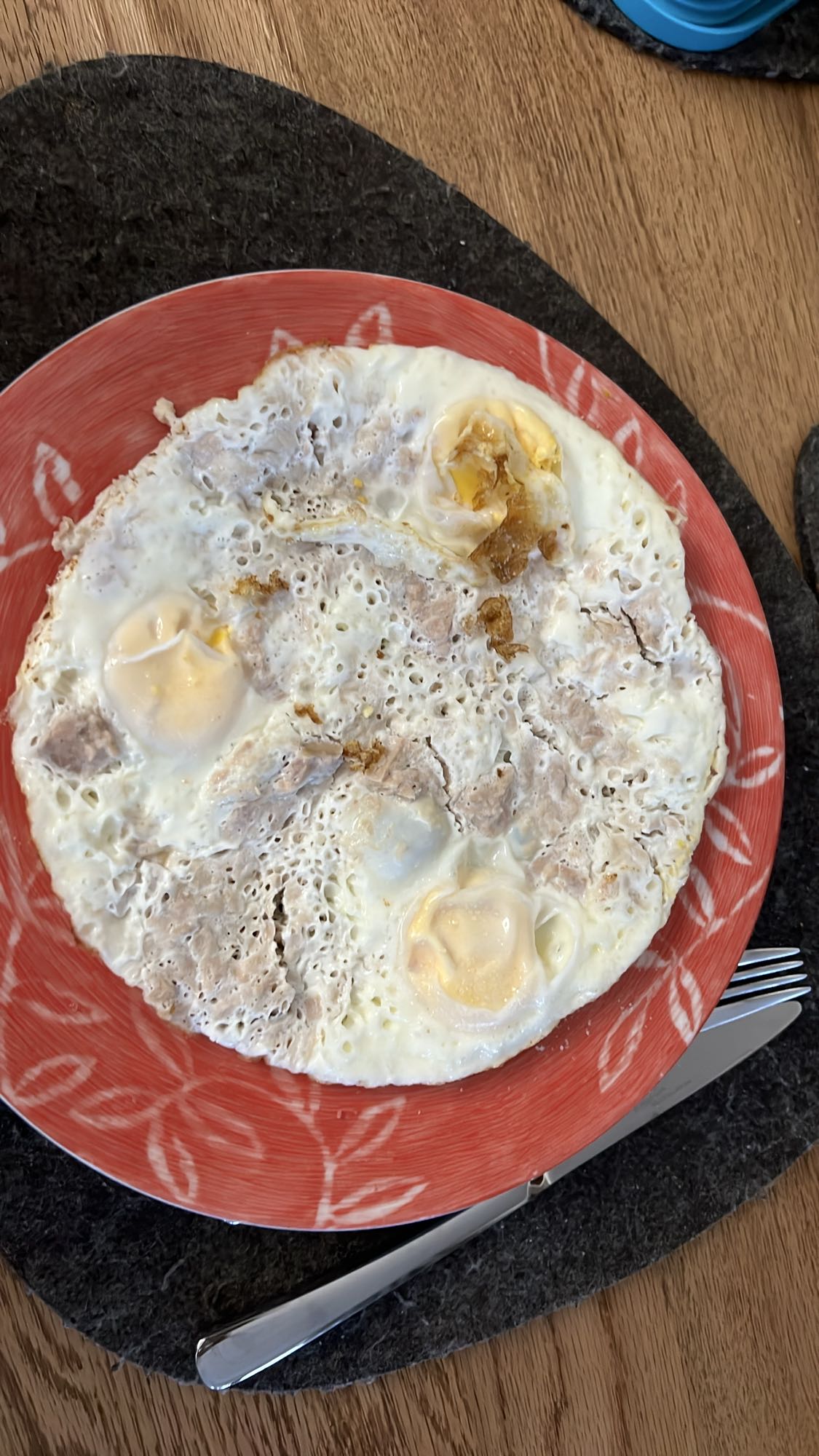 Huevos con atún