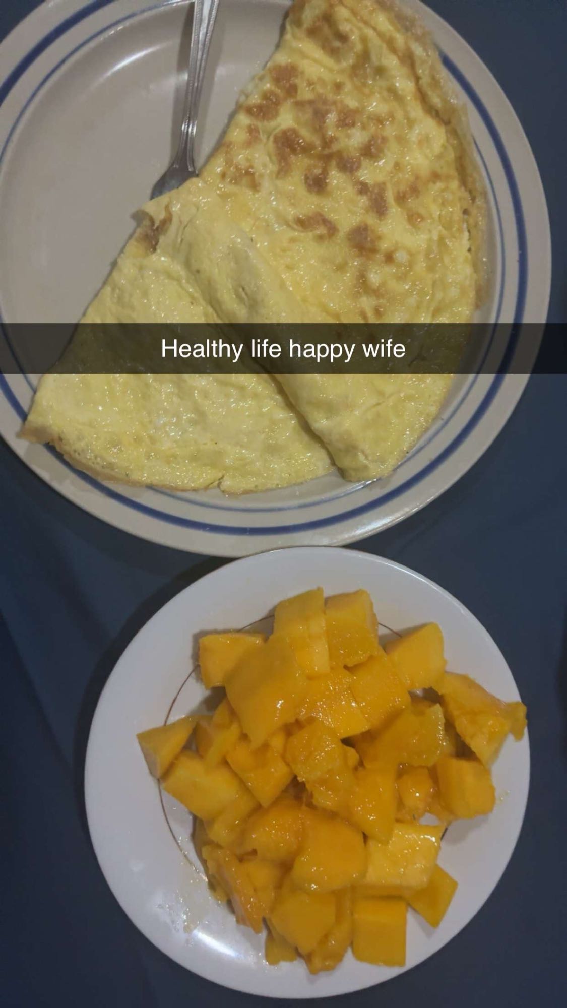 Omelette with mango
