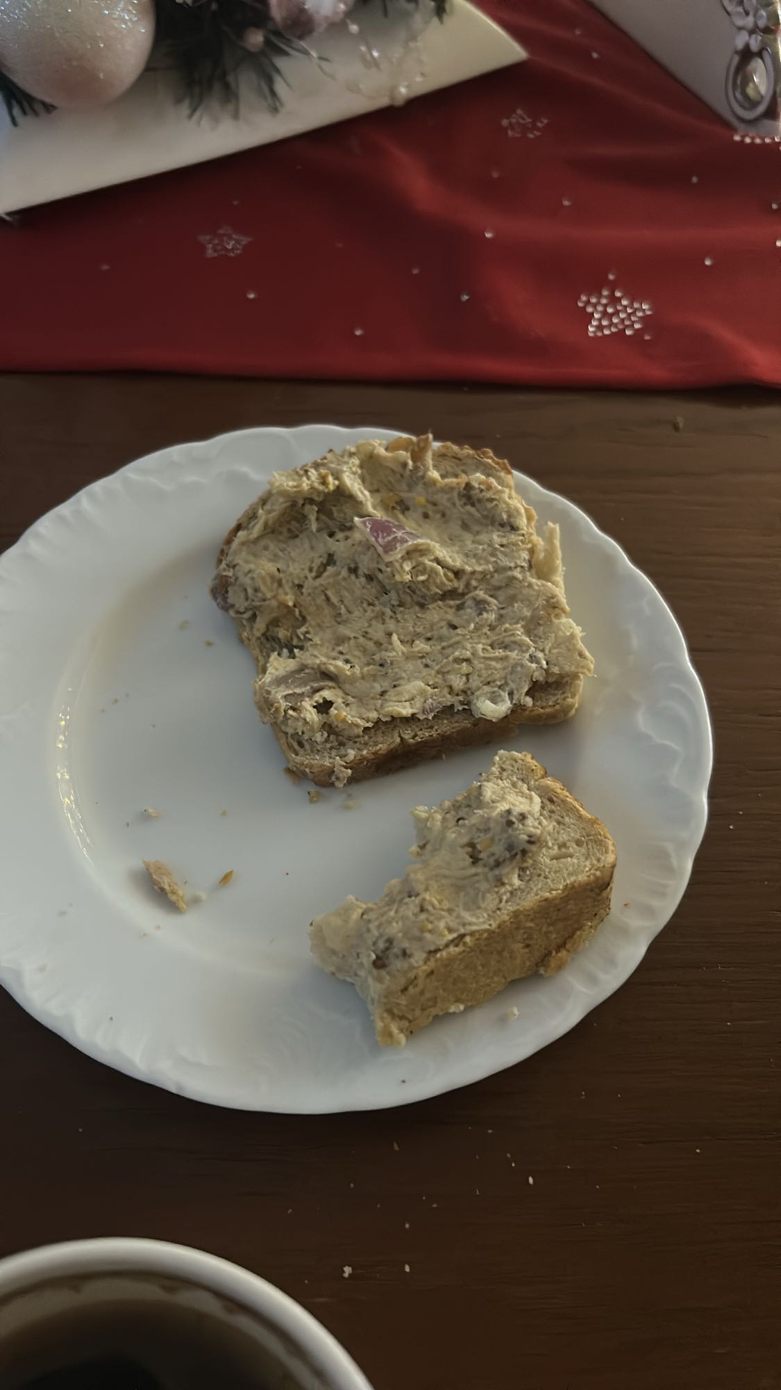 Chleb z pastą jajeczną