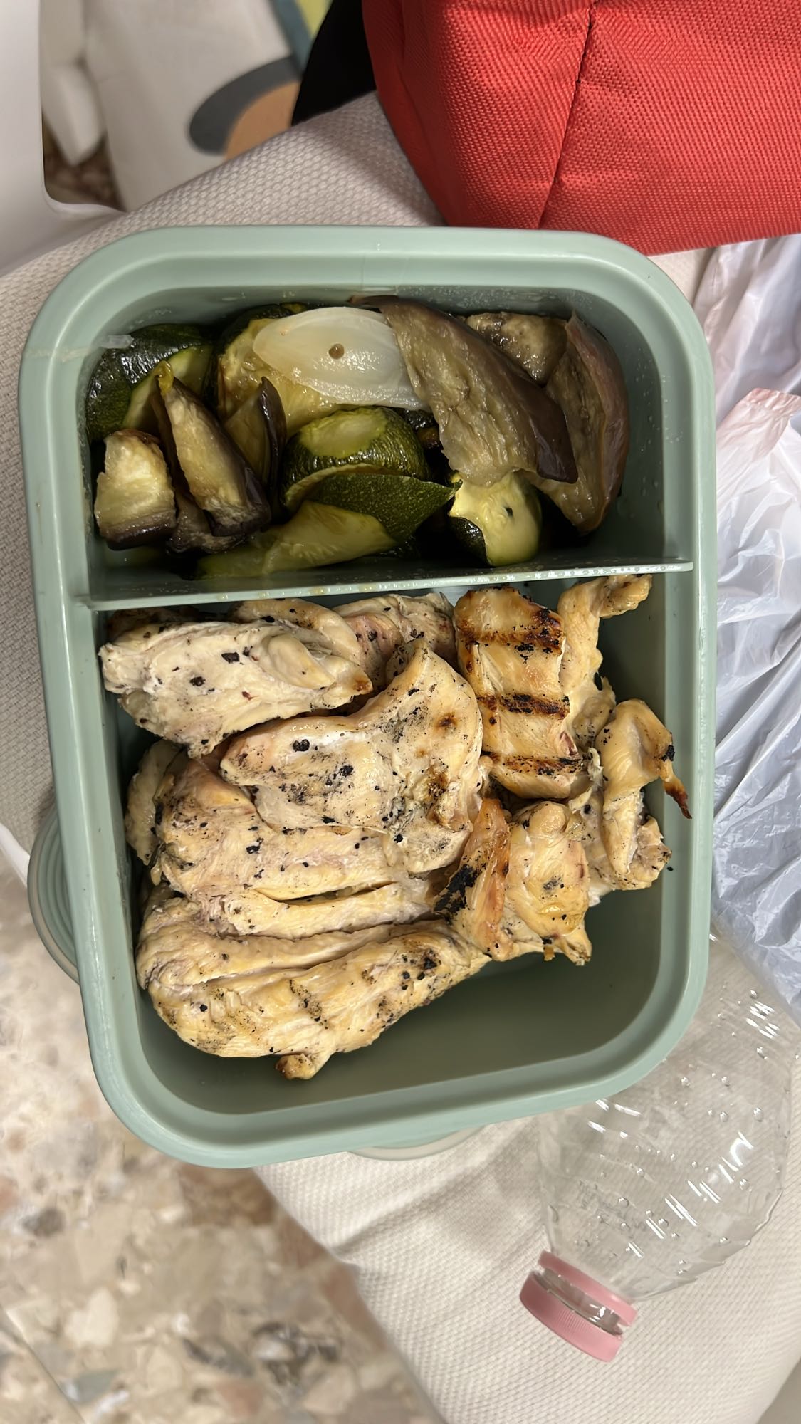 Izgara tavuk ve sebzeler