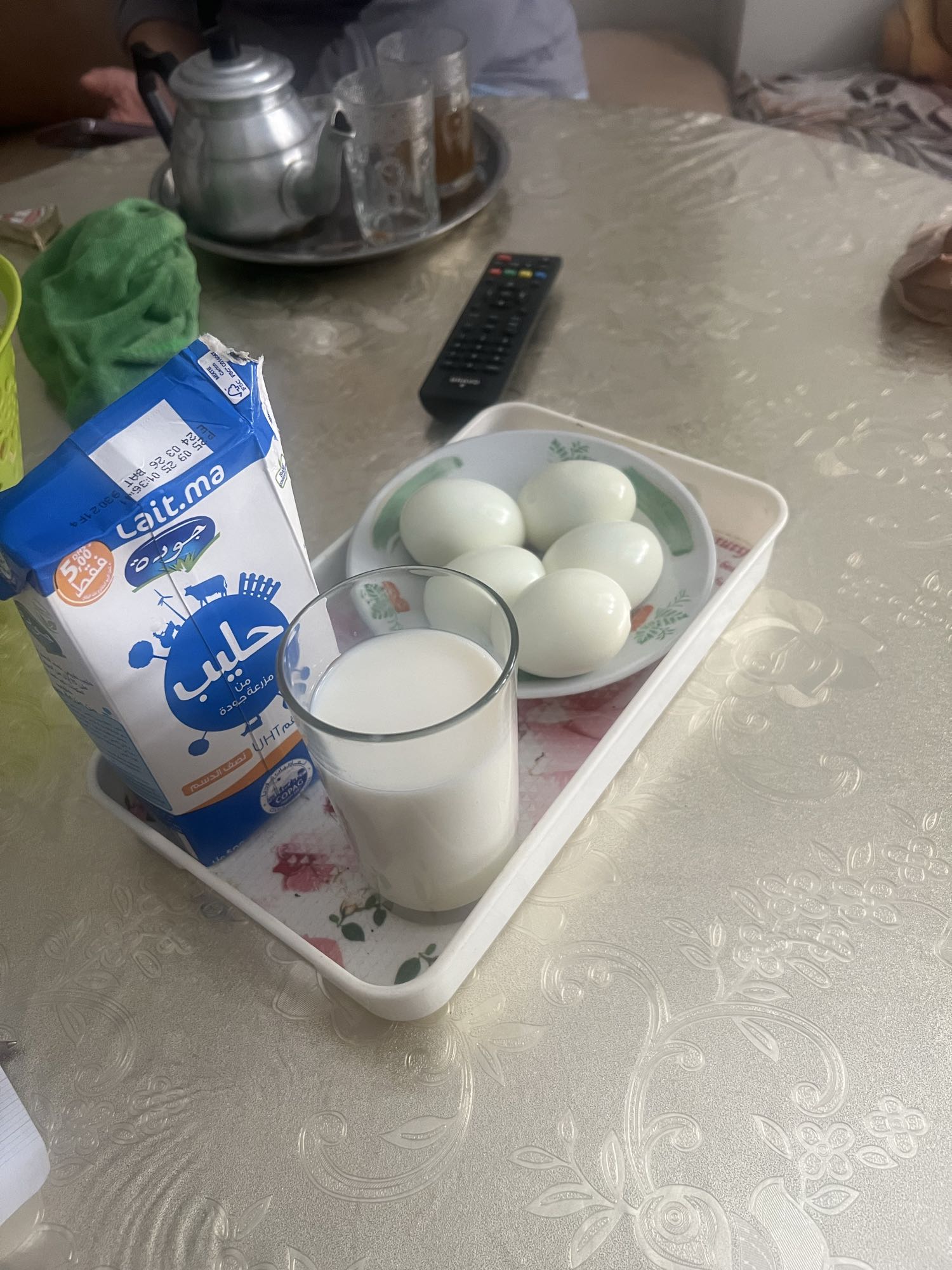 بيض مسلوق وحليب