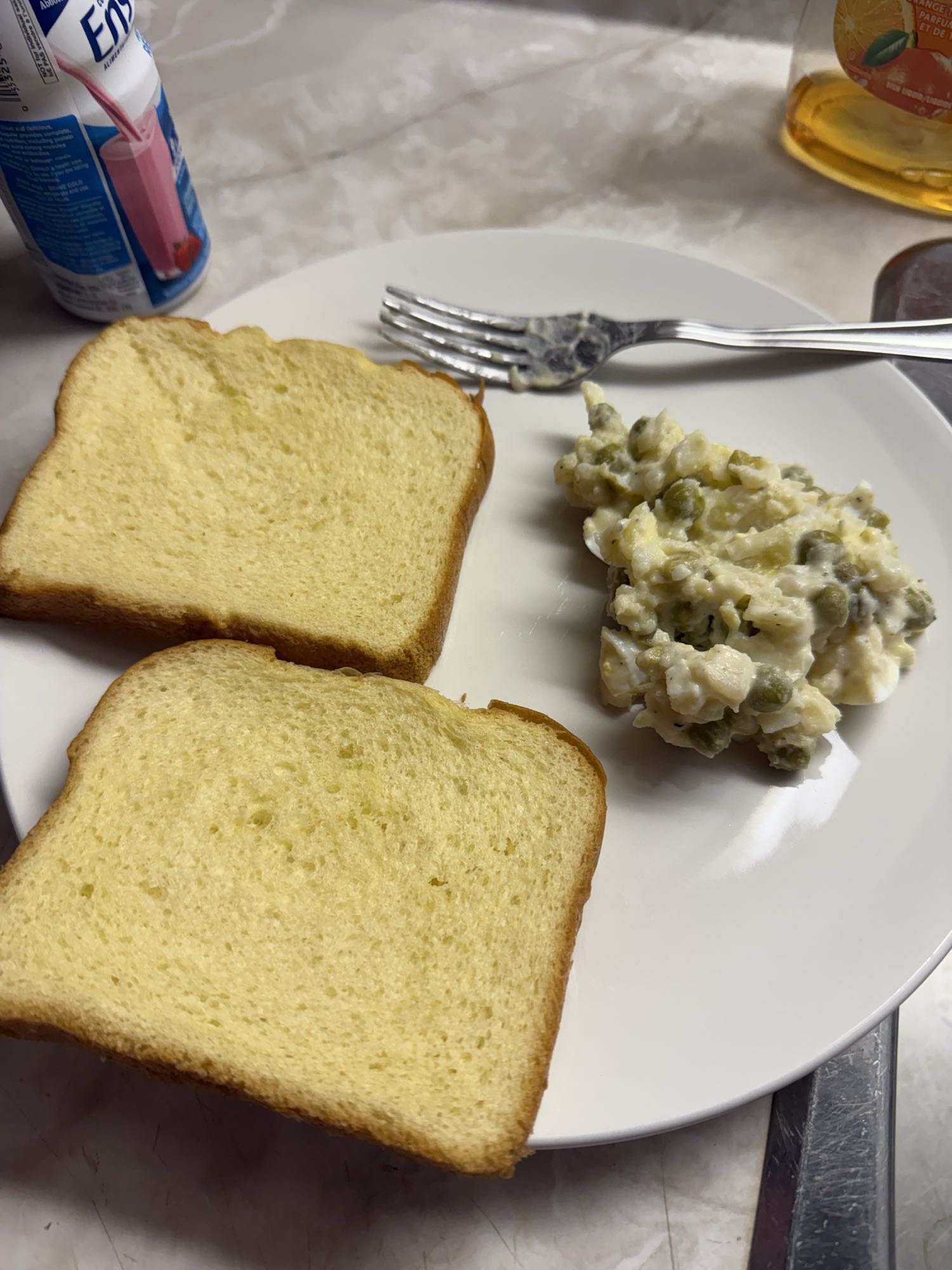 Pain et salade russe