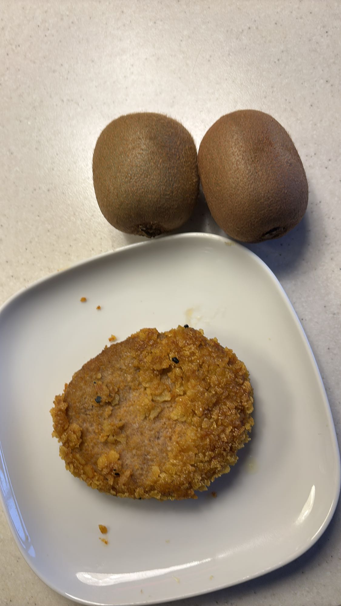 Kyllingburger og 2 Kiwi