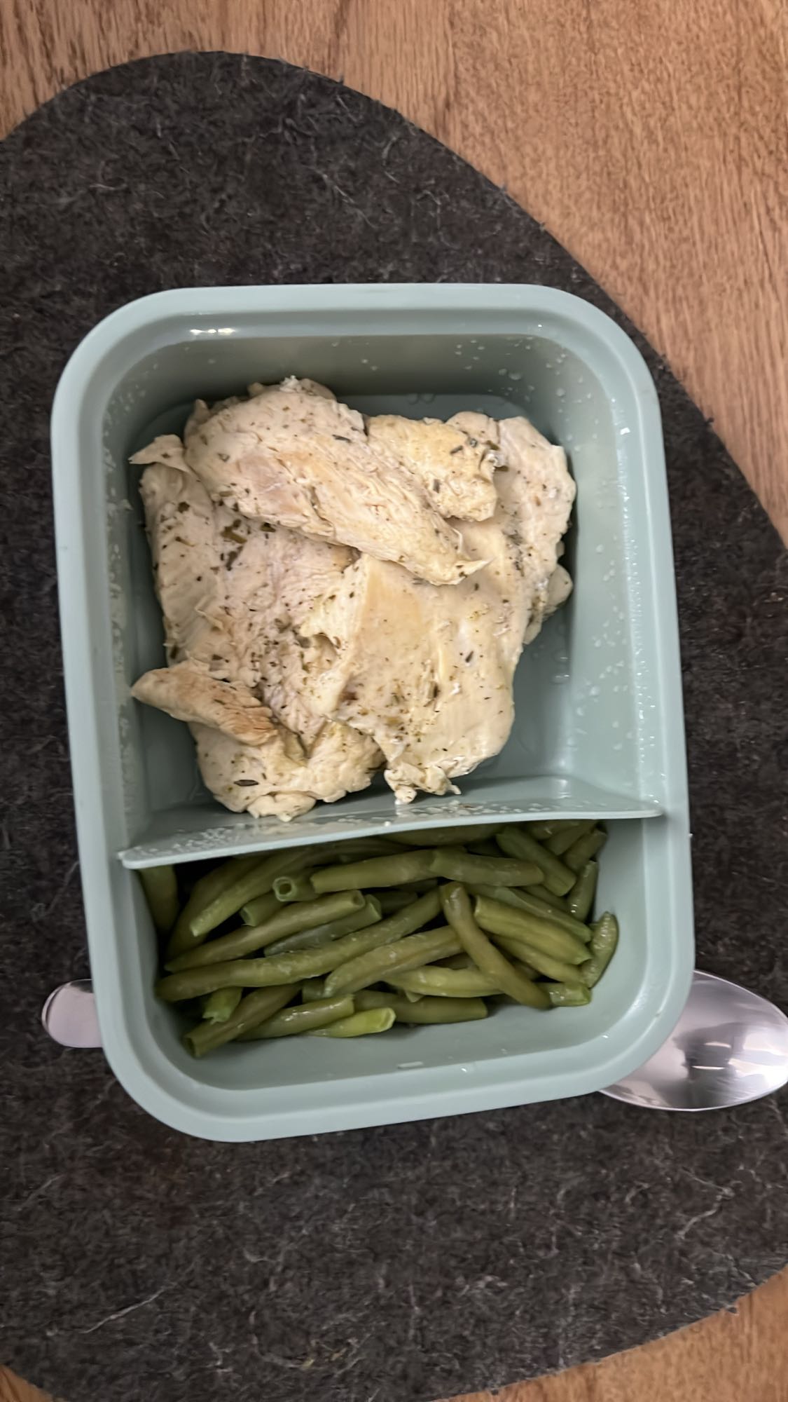 Tavuk ve yeşil fasulye