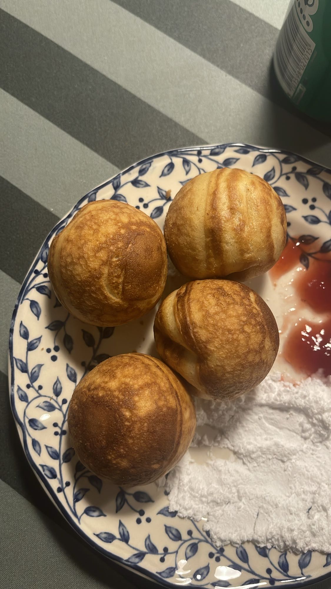Æbleskiver med sukker