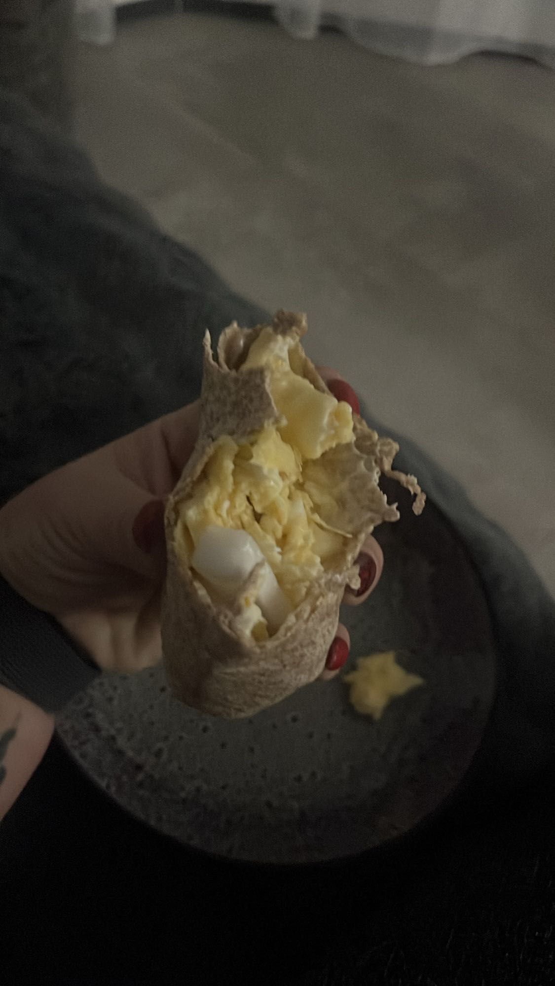 Wrap cu ouă și brânză