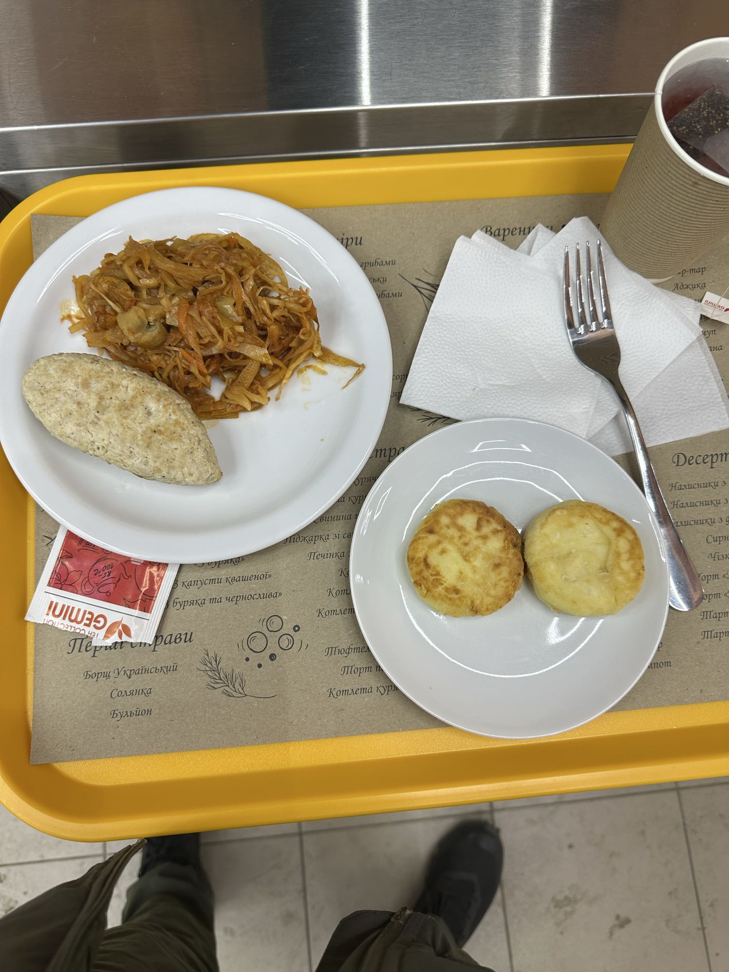 Обед с котлетой и сырниками