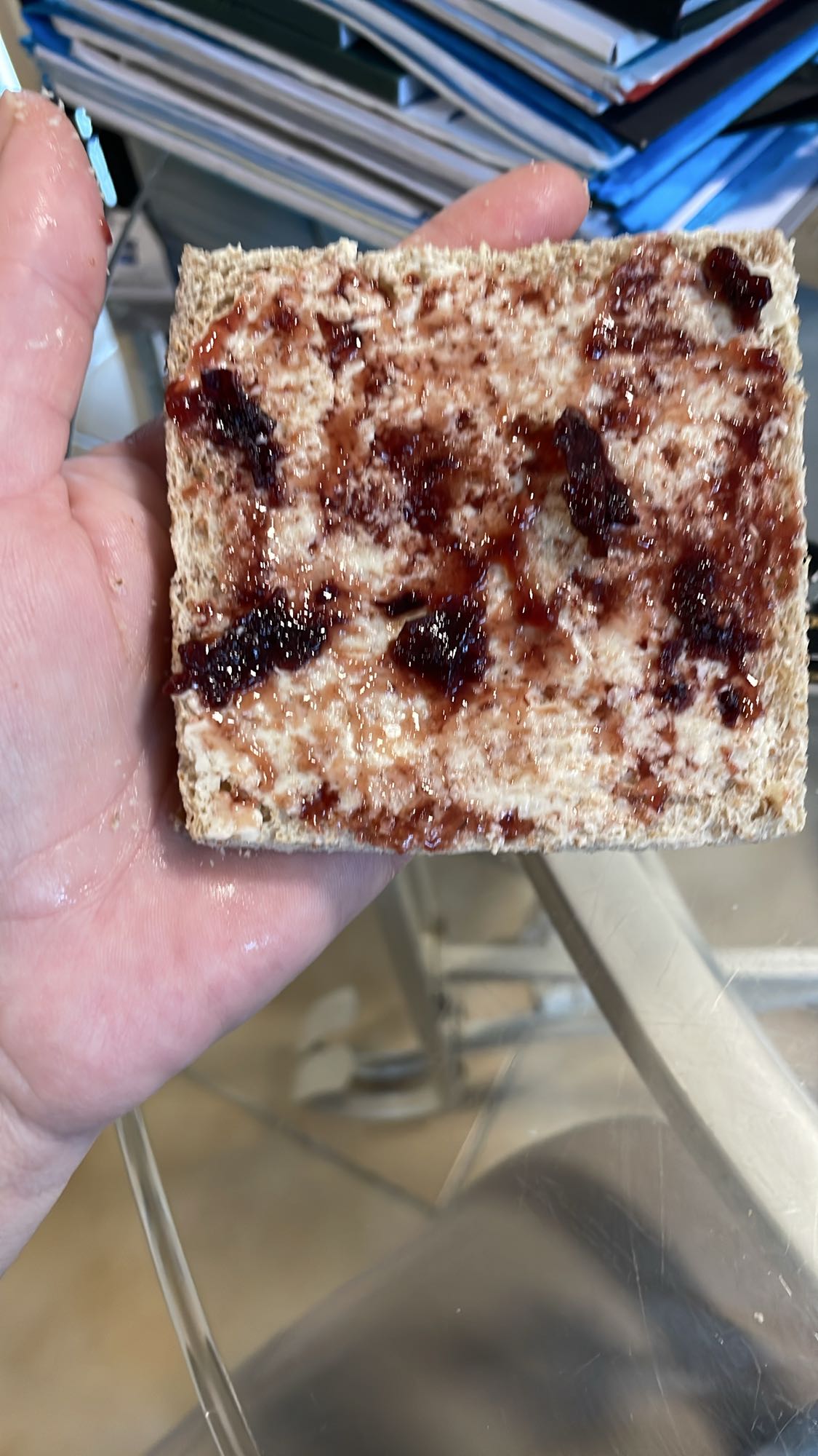 Tartine craquante à la confiture