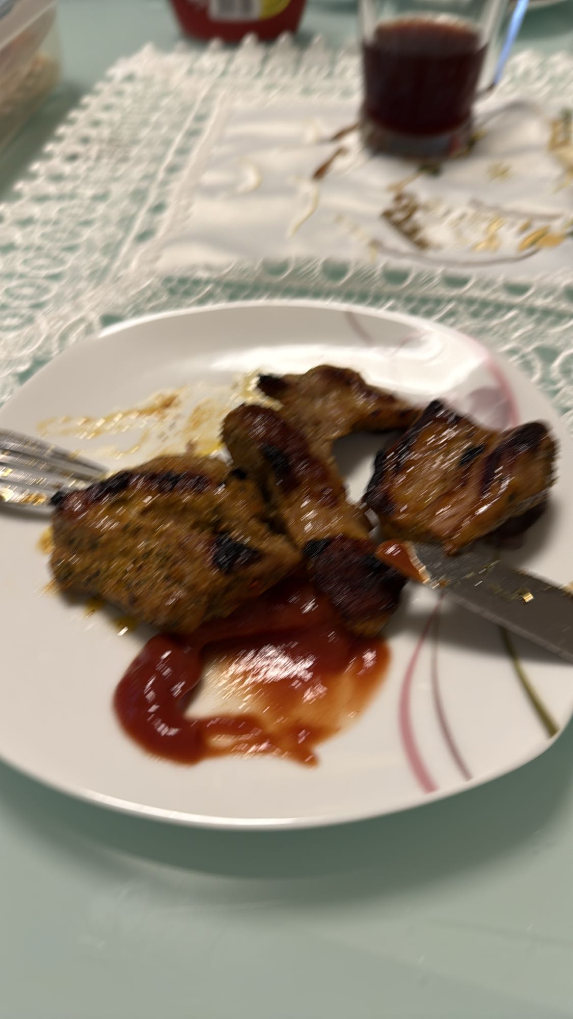 Gegrilltes Hähnchen mit Ketchup