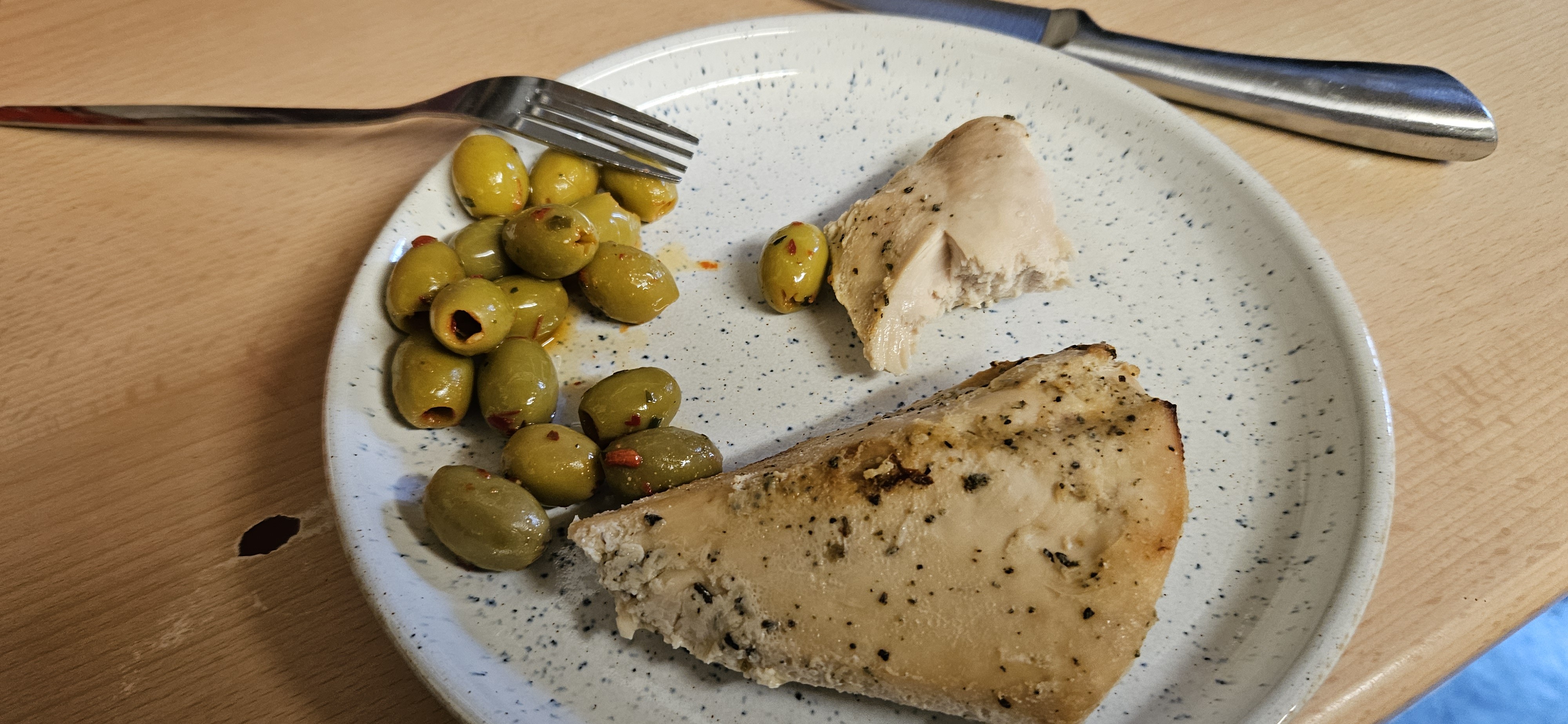 Chicken and olives plate