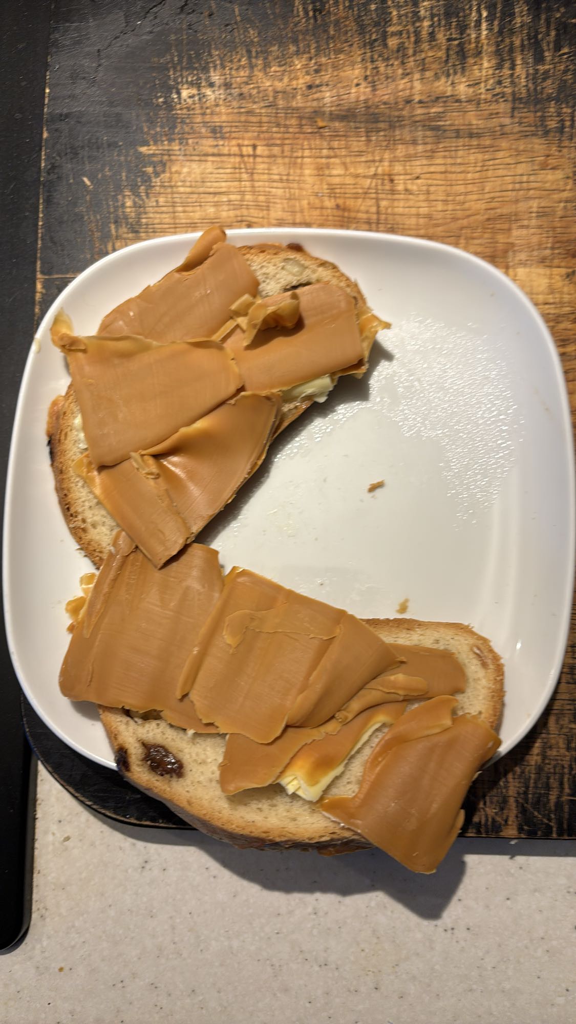 Brunost på brødskive