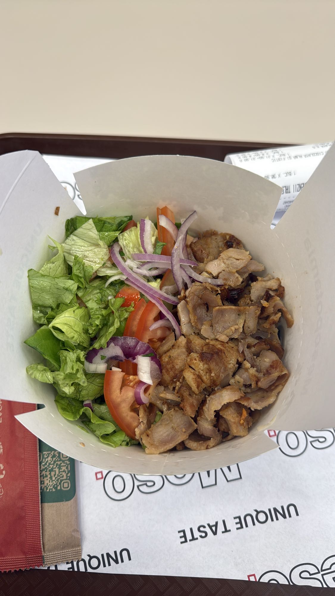 Salată cu carne kebab