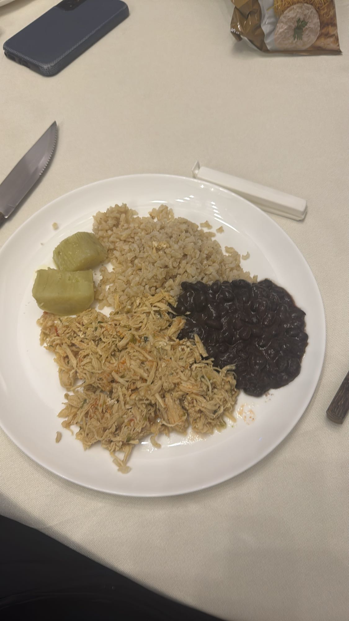 Frango, arroz, feijão e batata