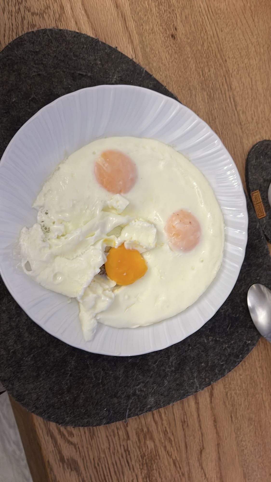 Kızarmış yumurta tabağı