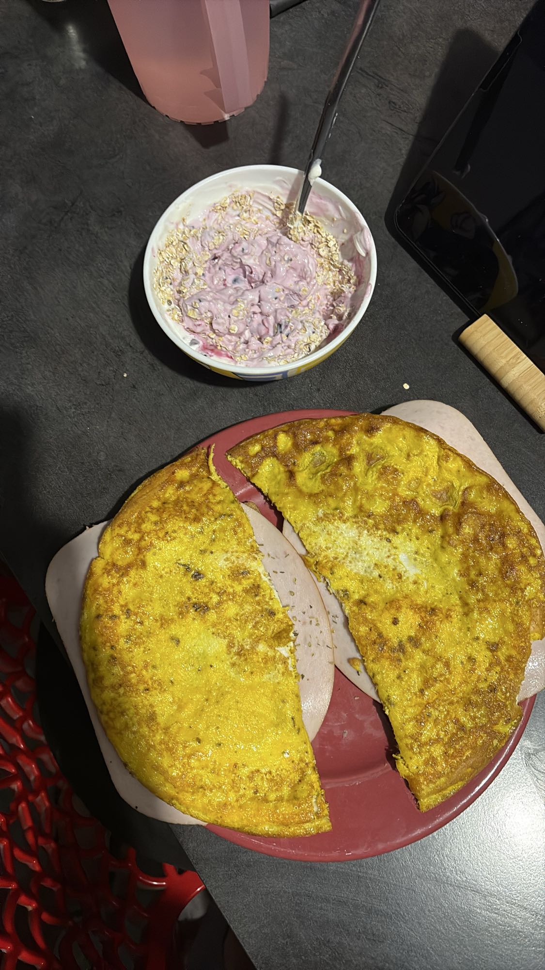 Omelette et yaourt aux flocons