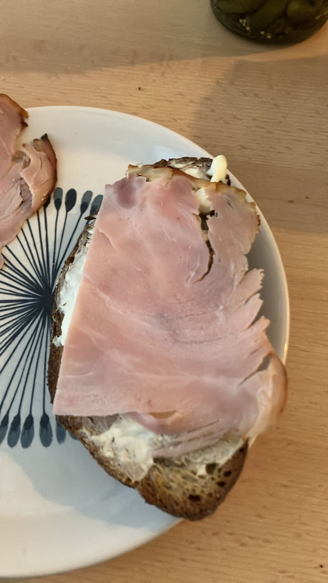 Pão com presunto, cream cheese light e whey