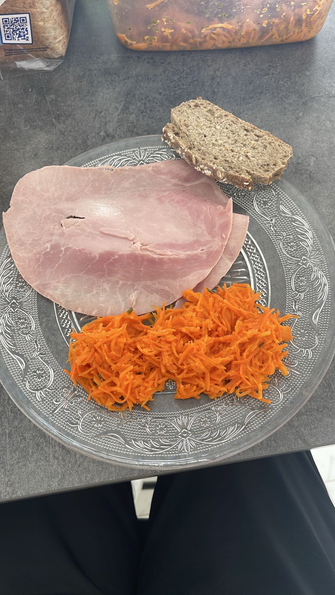 Jambon, carottes, pain