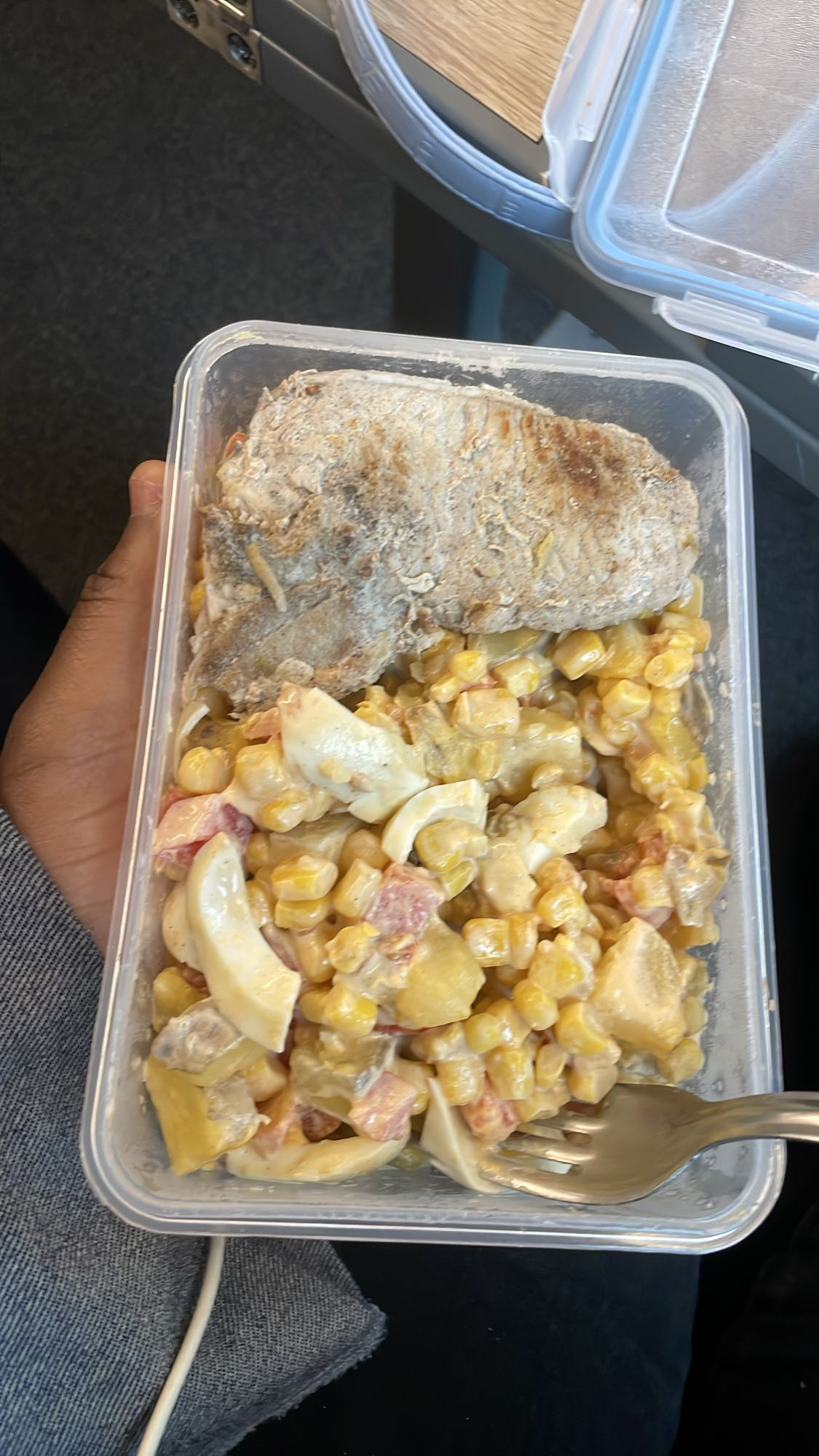 Poulet et salade de maïs