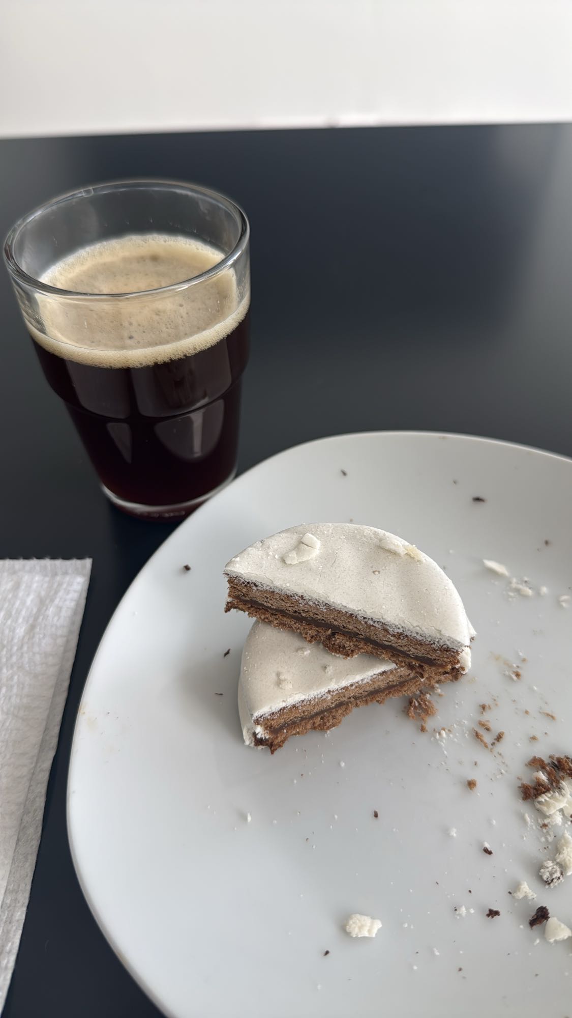 Coffee and chocolate macaron
