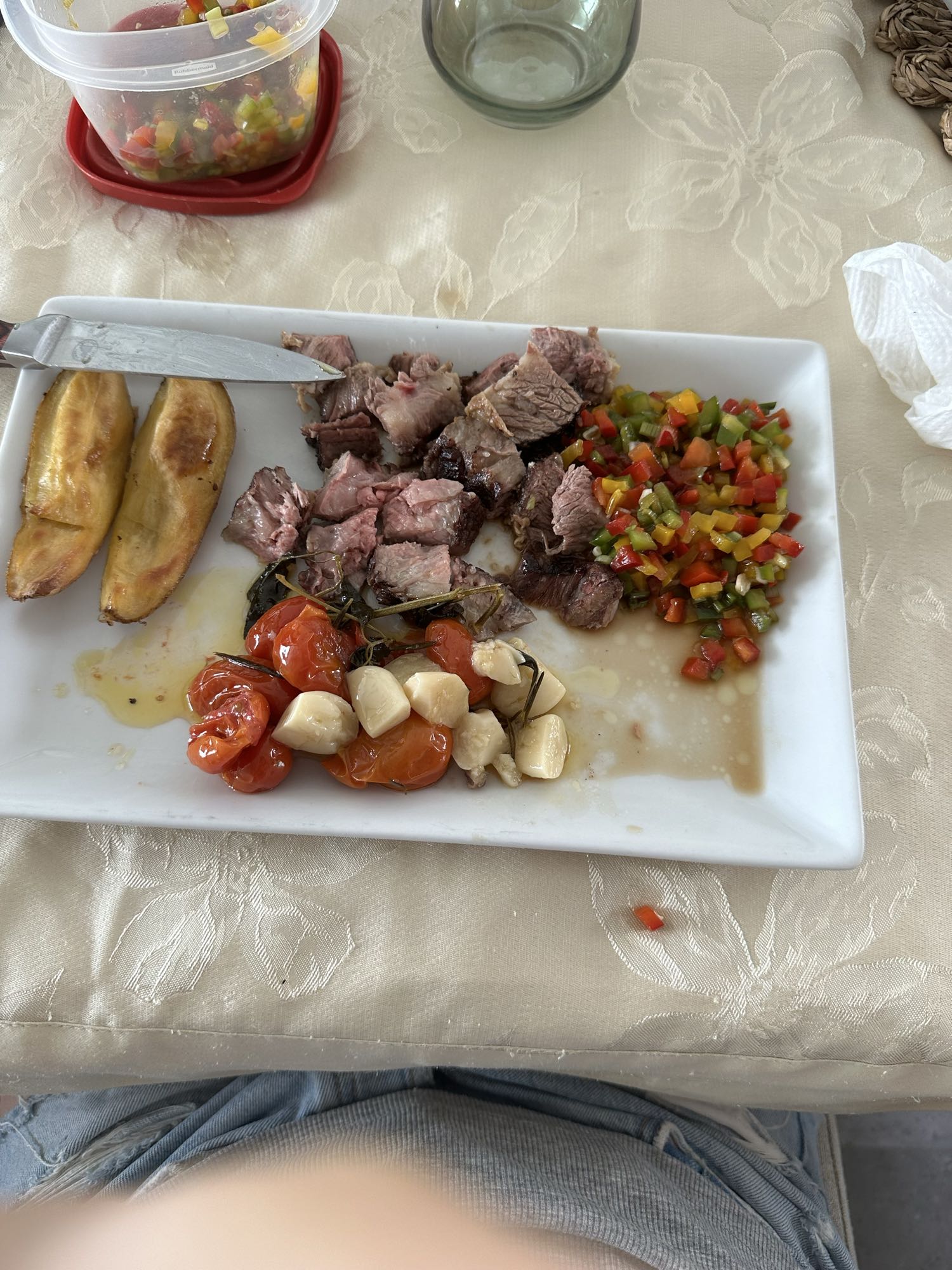 Carne con papa y vegetales