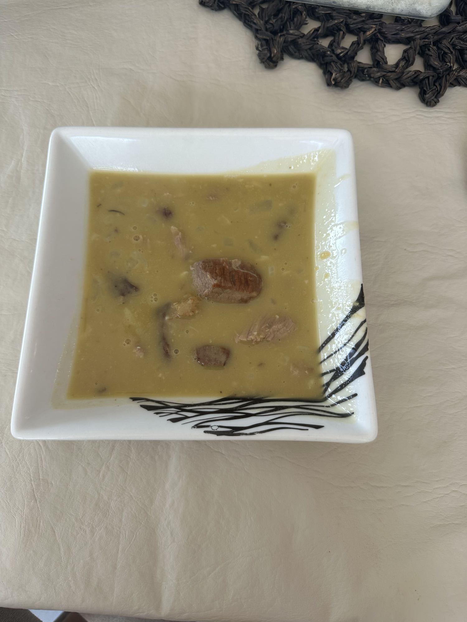 sopa de lentejas con carne