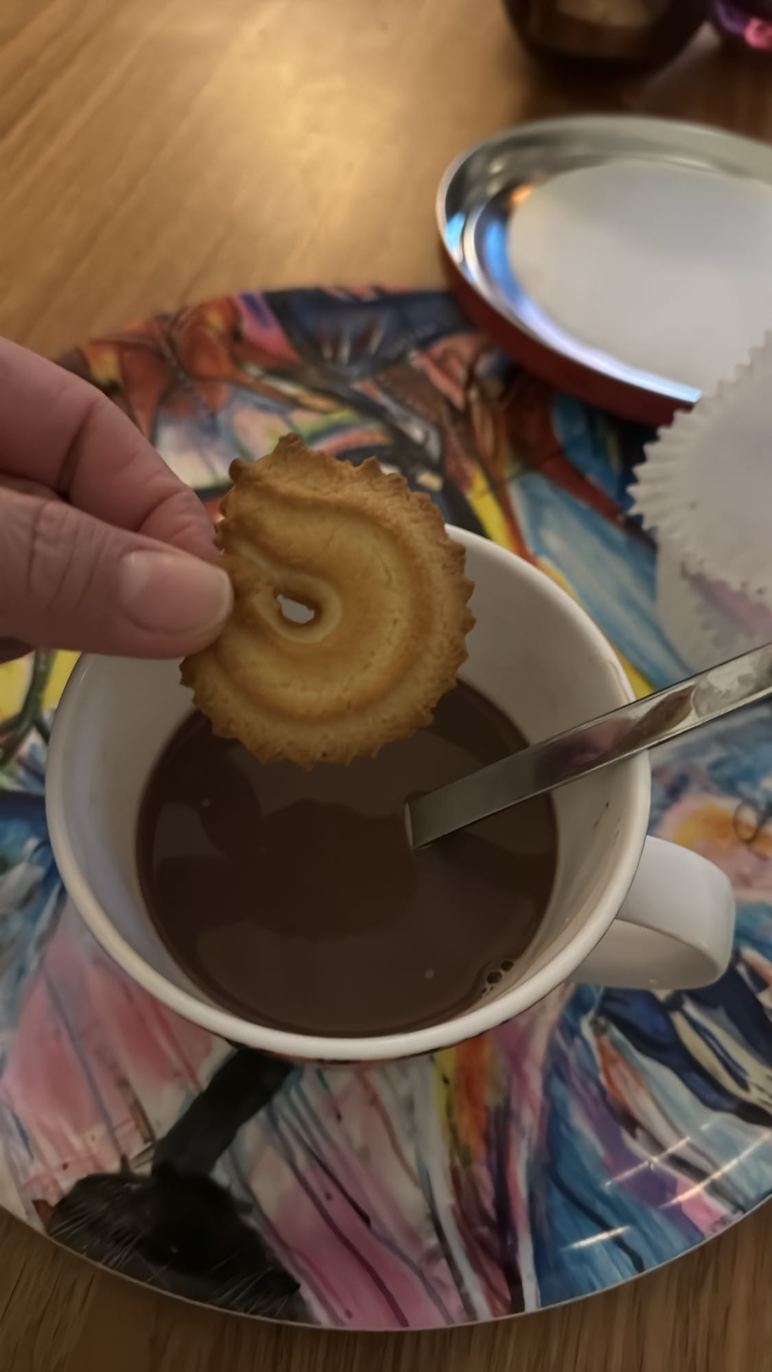 Kaka och varm choklad