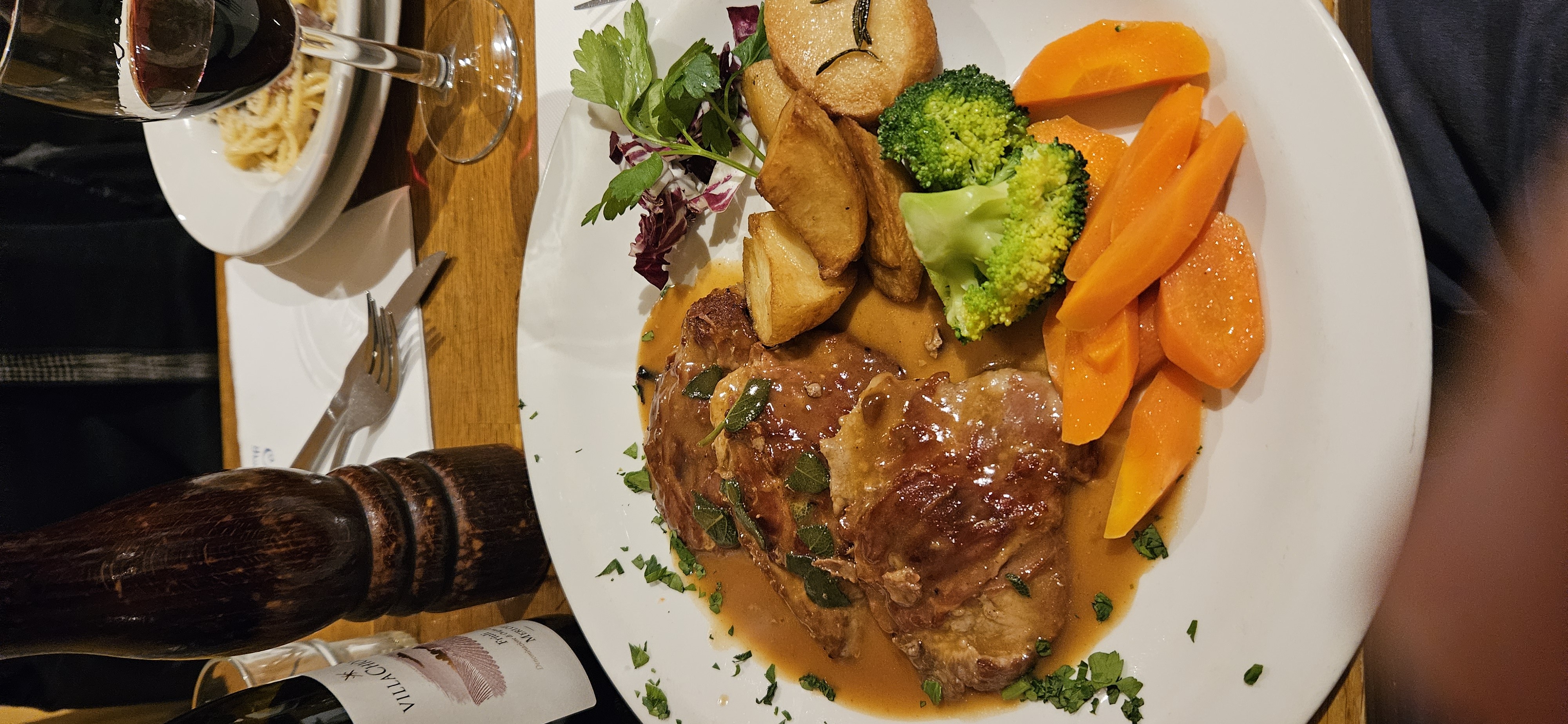 Roast meat with veggies