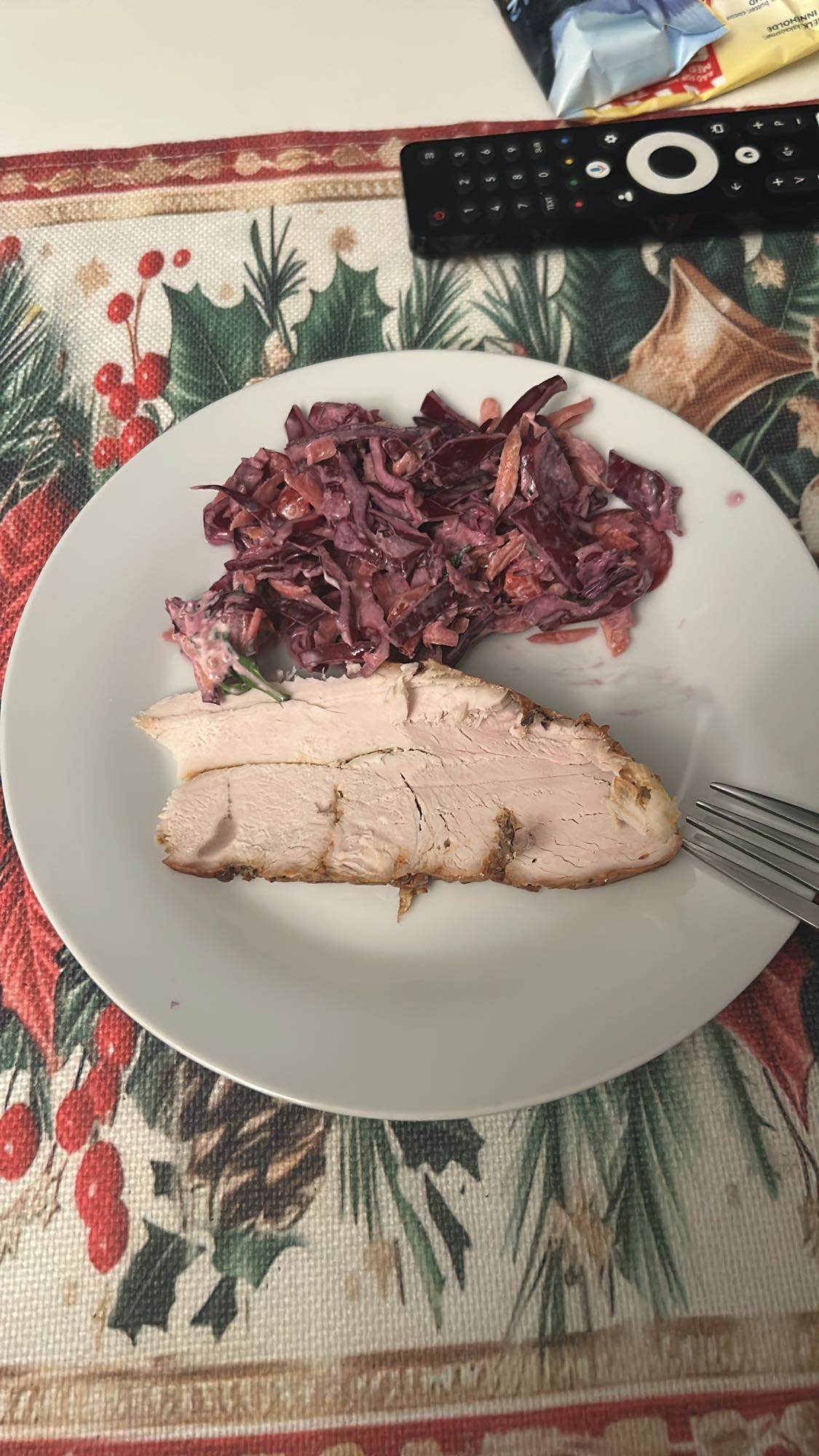 Индейка с капустным салатом