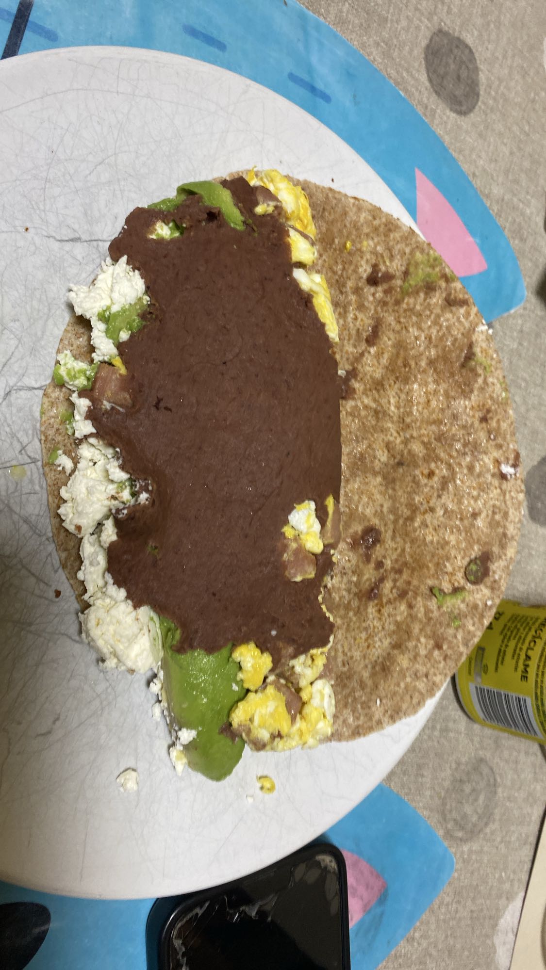 Taco con huevo y frijoles