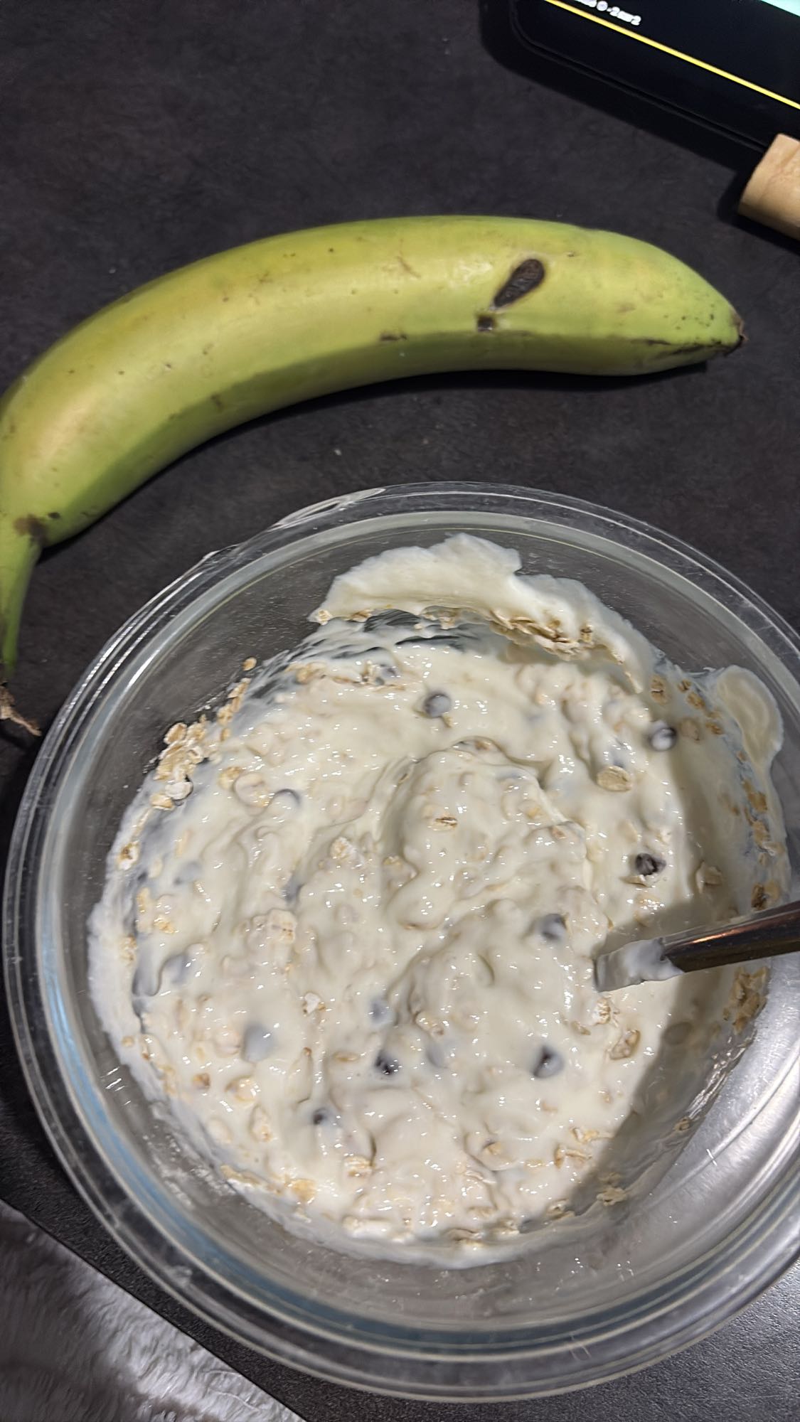 Bol de yaourt, avoine, banane