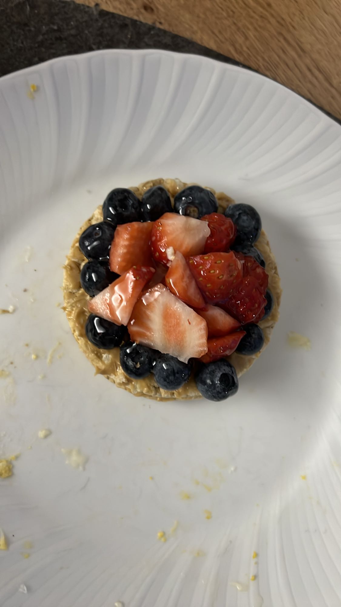 Rice cake with berries