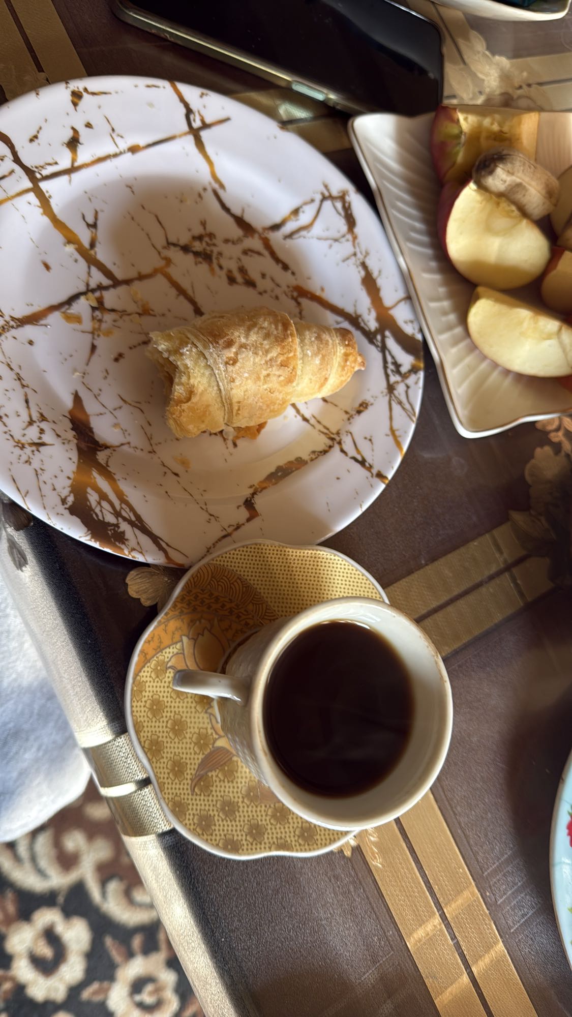 Croissant, apple, coffee