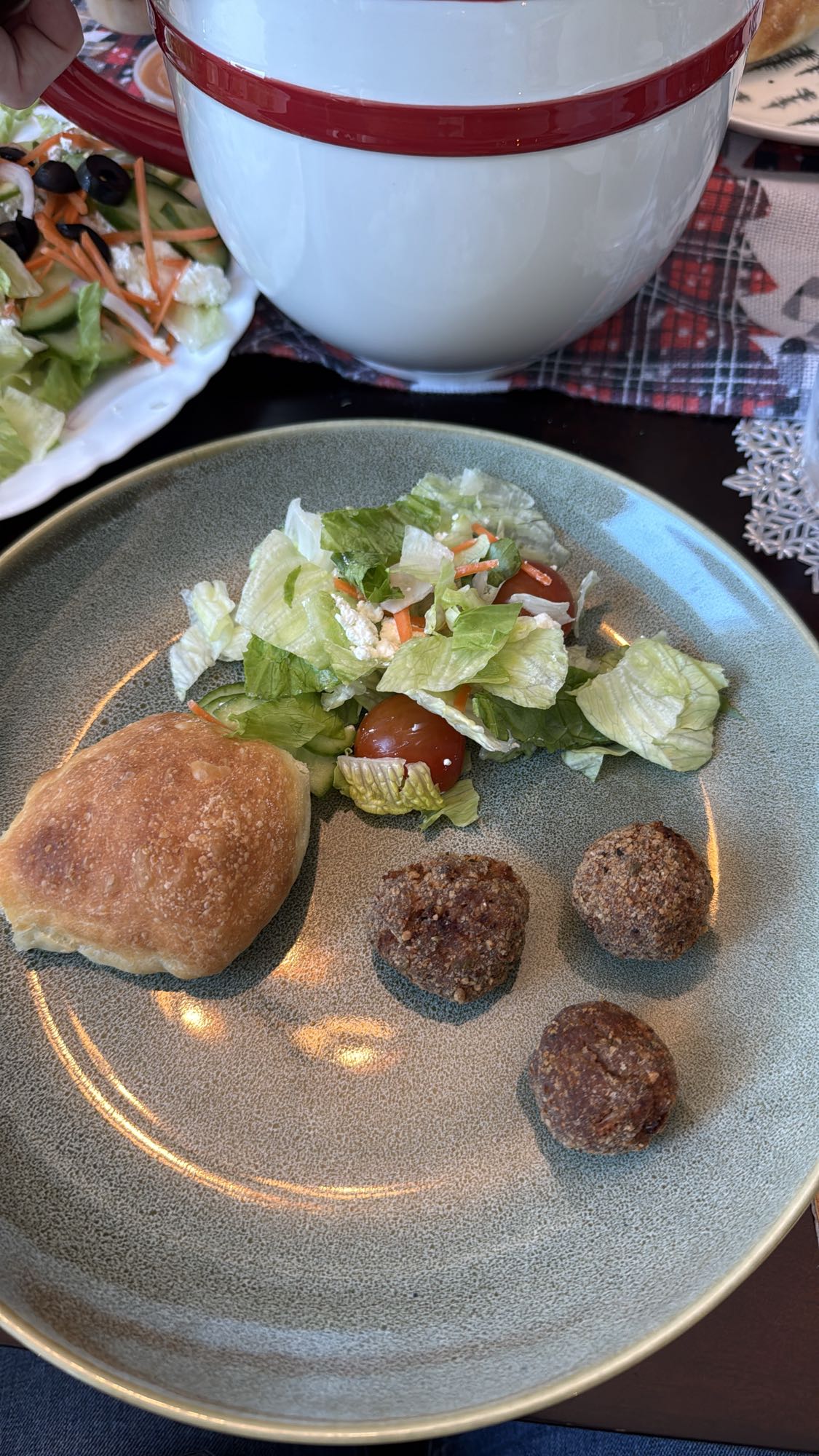 Meatballs with salad