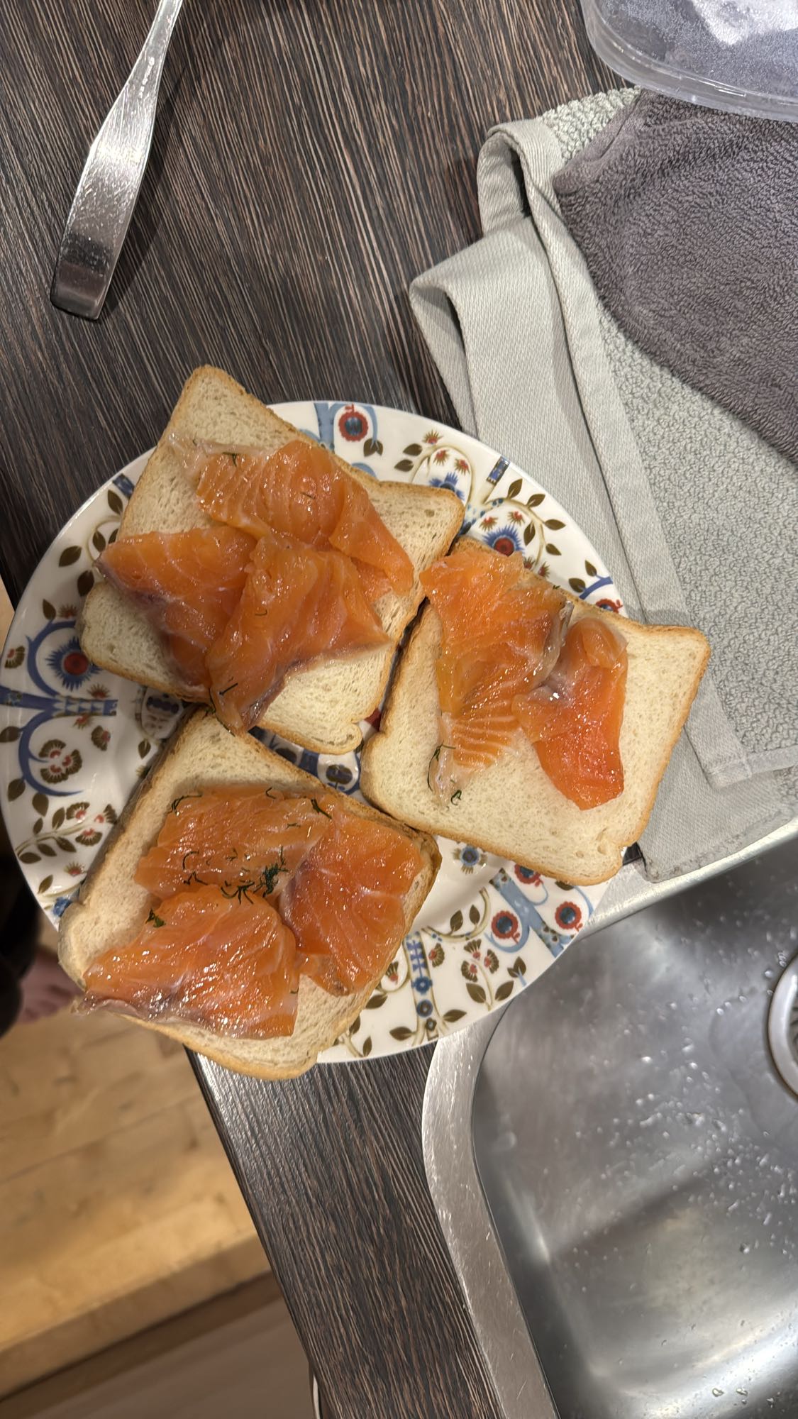 Salmon Toast Bites