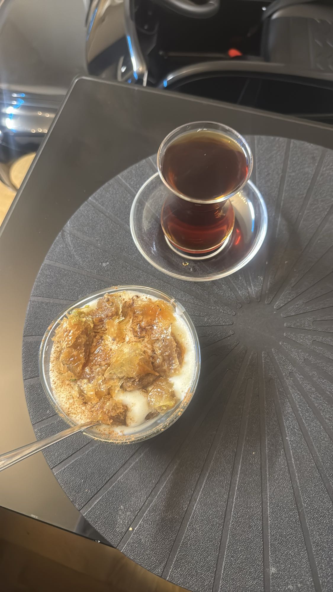 Yoghurt med frukt & te