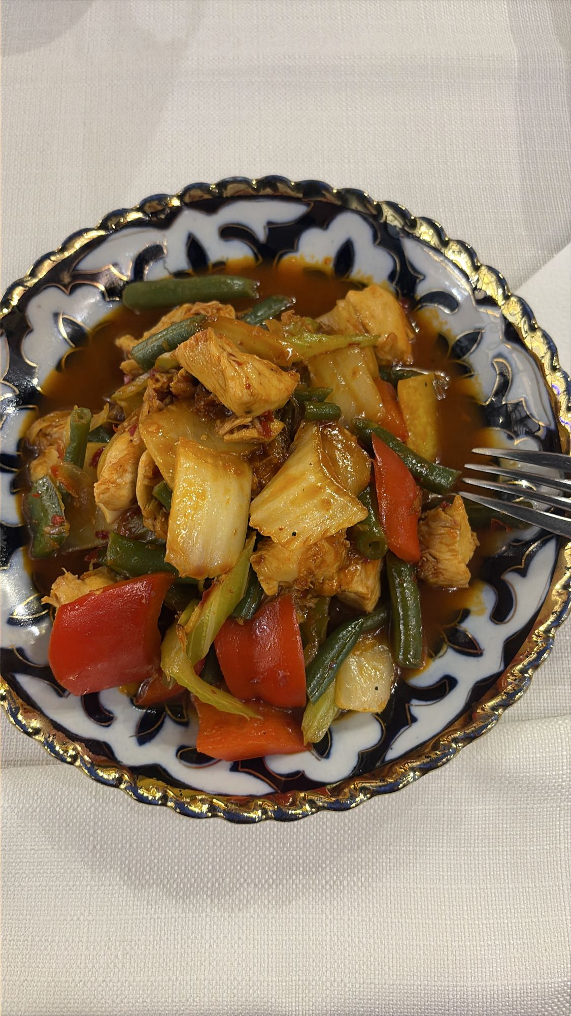 Курица с овощами в соусе