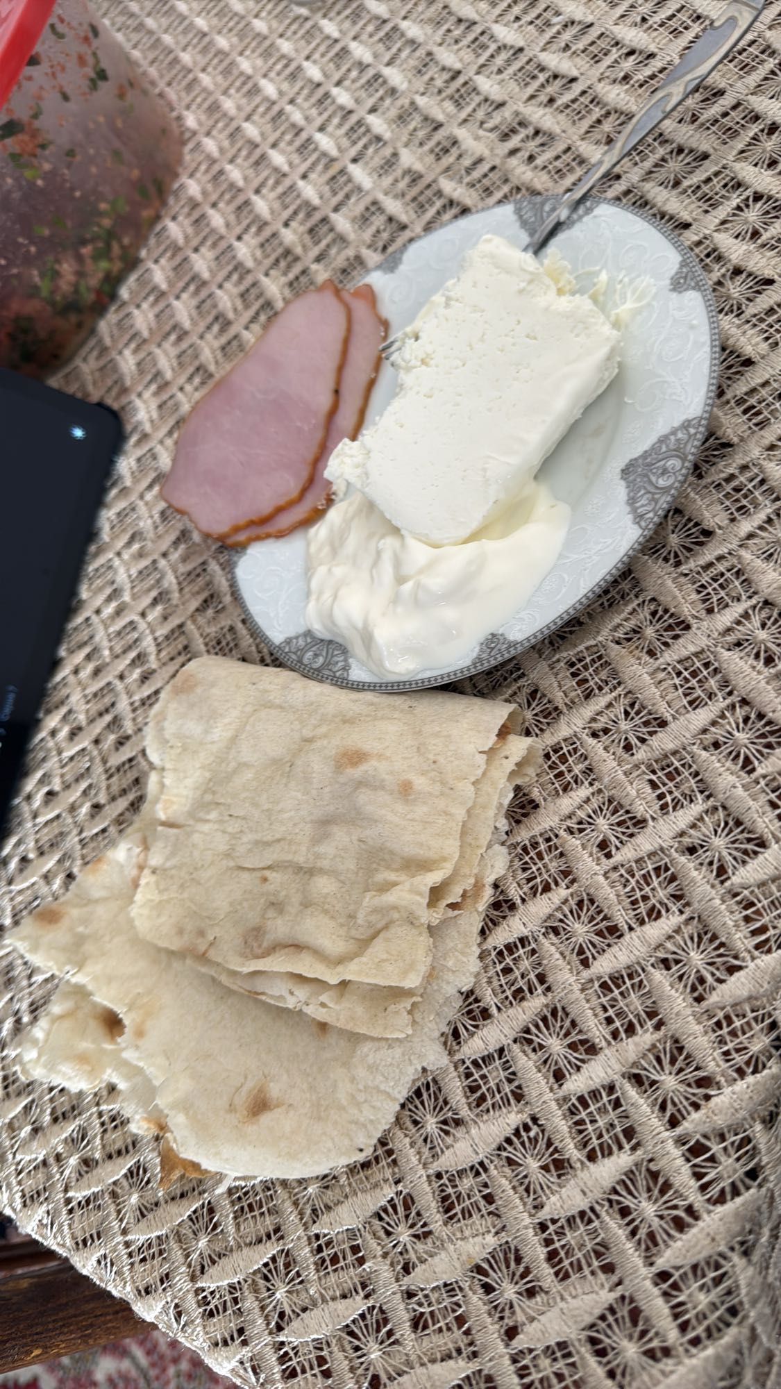 Flatbread with cheese & ham