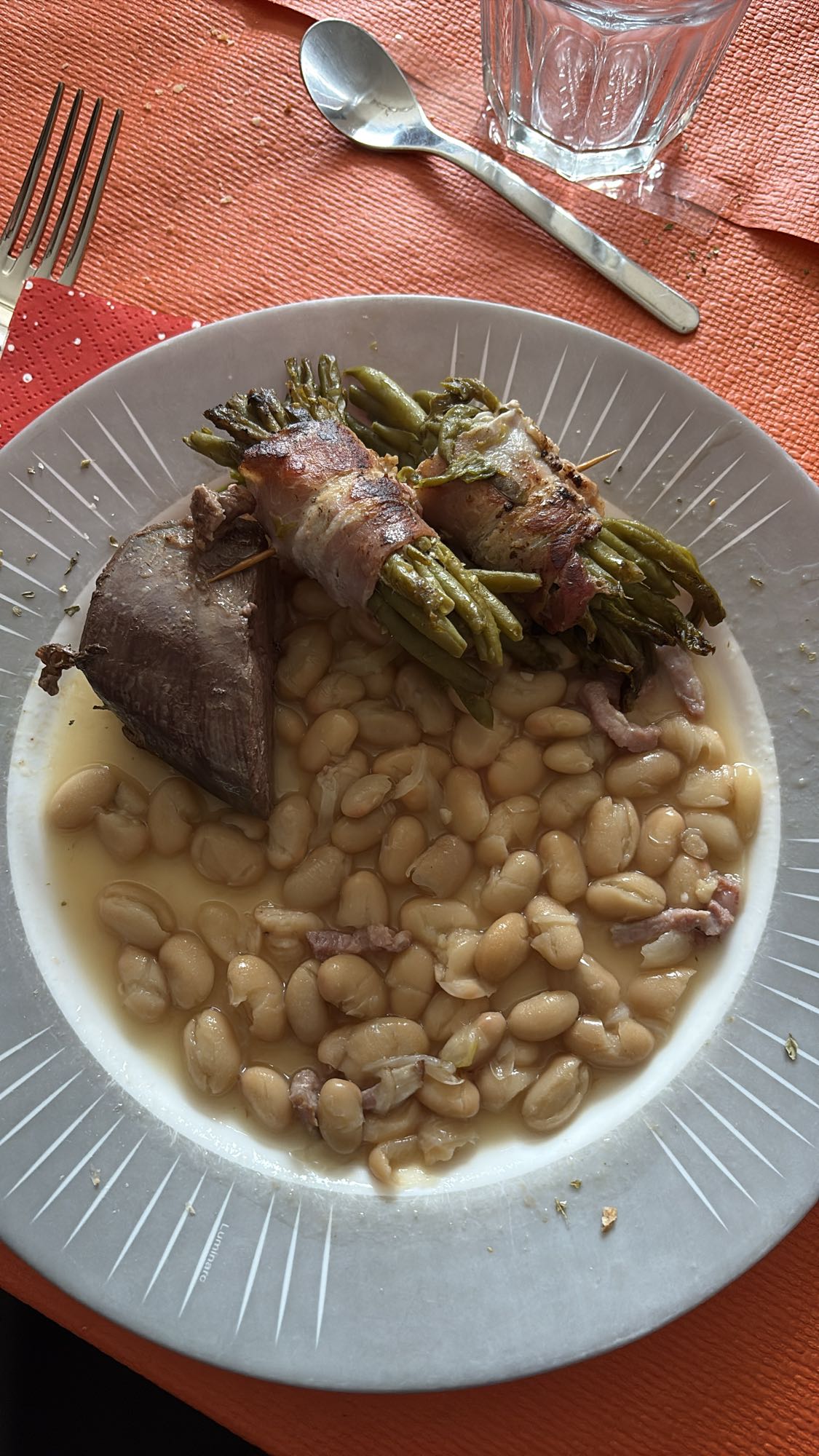 Beans with bacon bundles