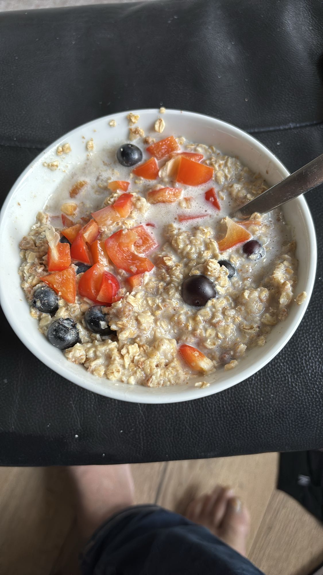 Havregrøt med bær, paprika og proteinpulver