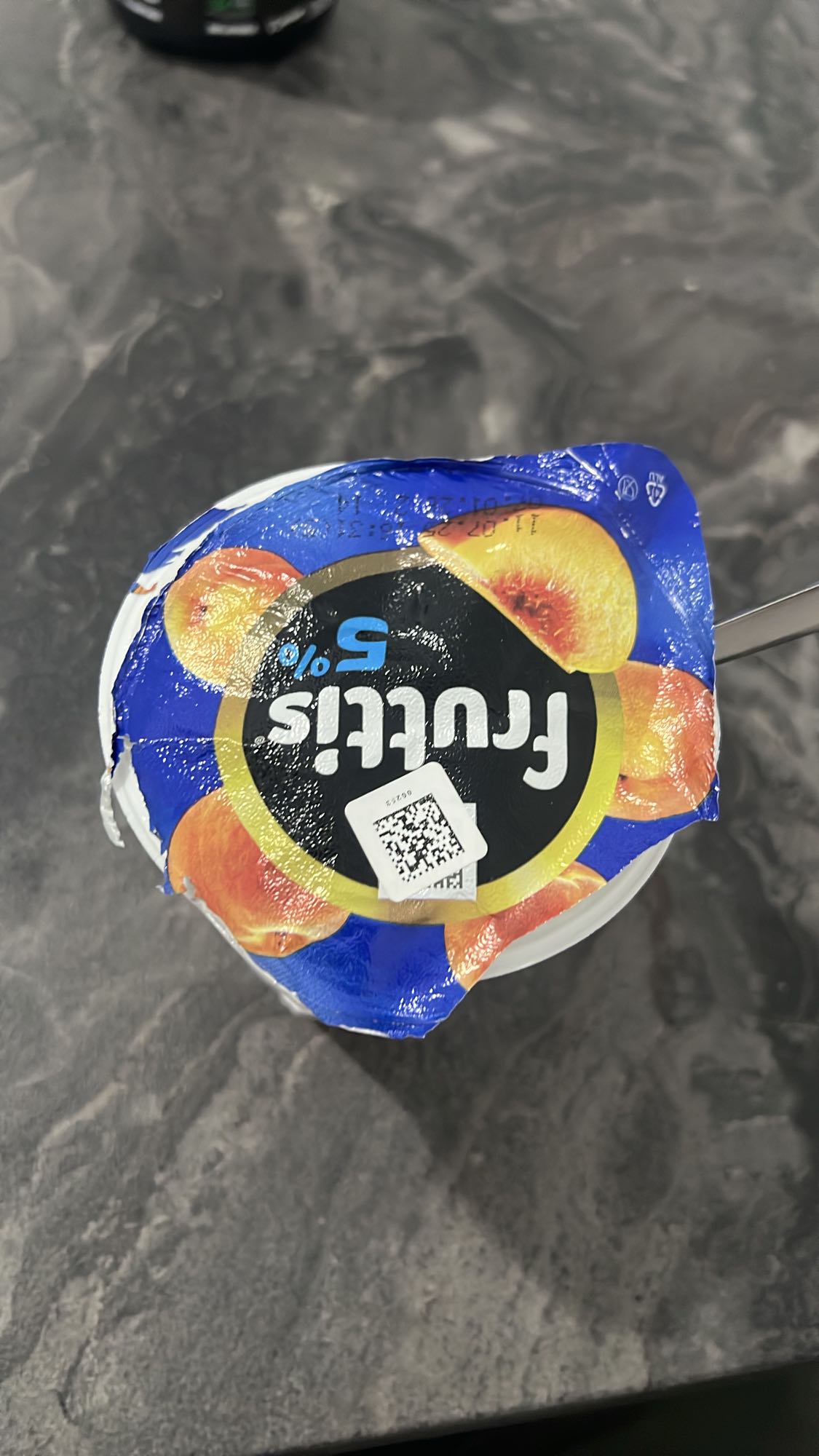 մրգային յոգուրտ