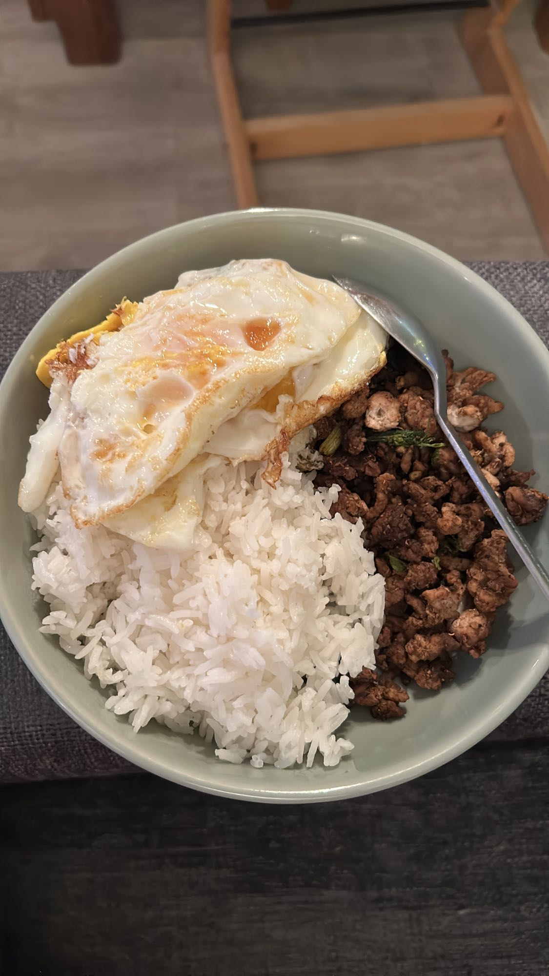 Ris med egg og kjøtt