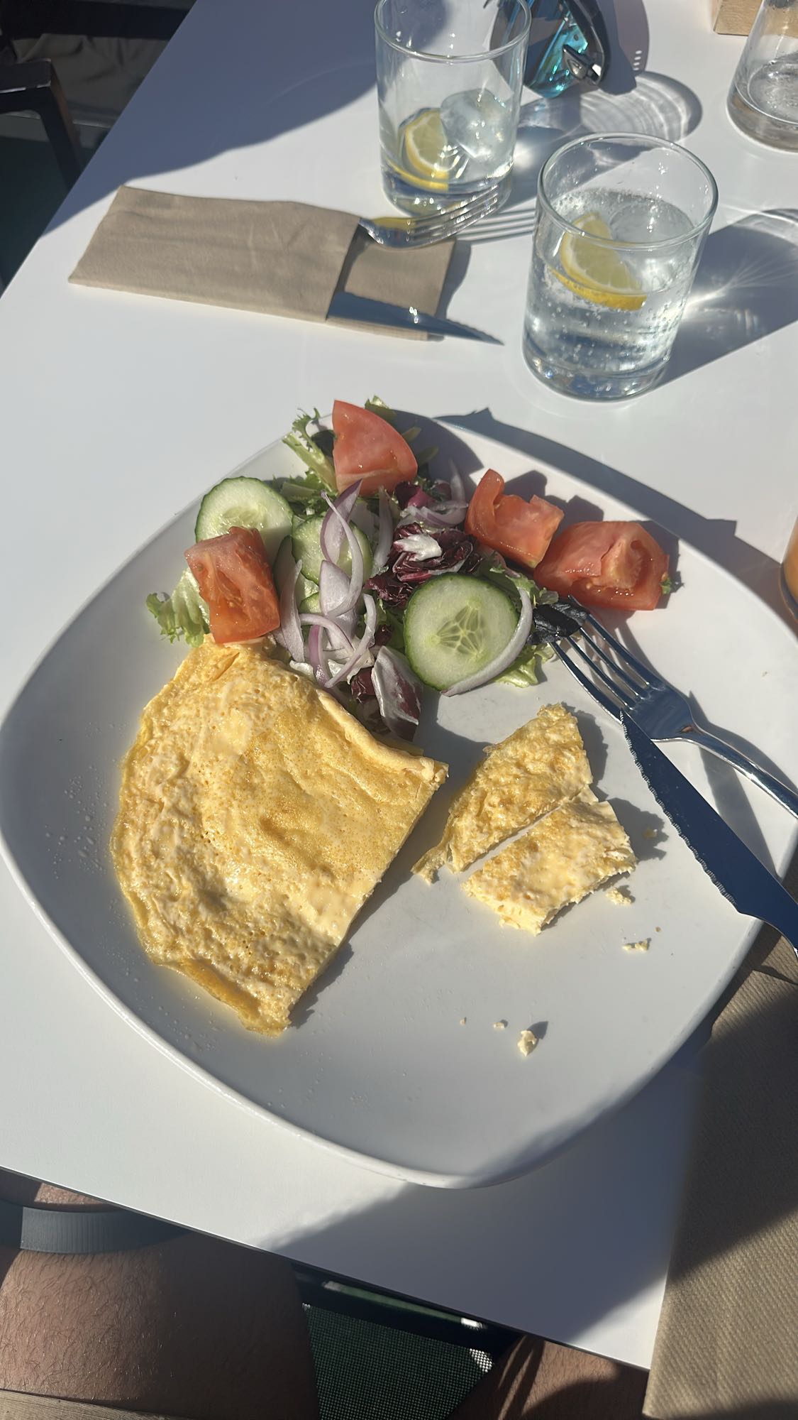 Omelette et salade