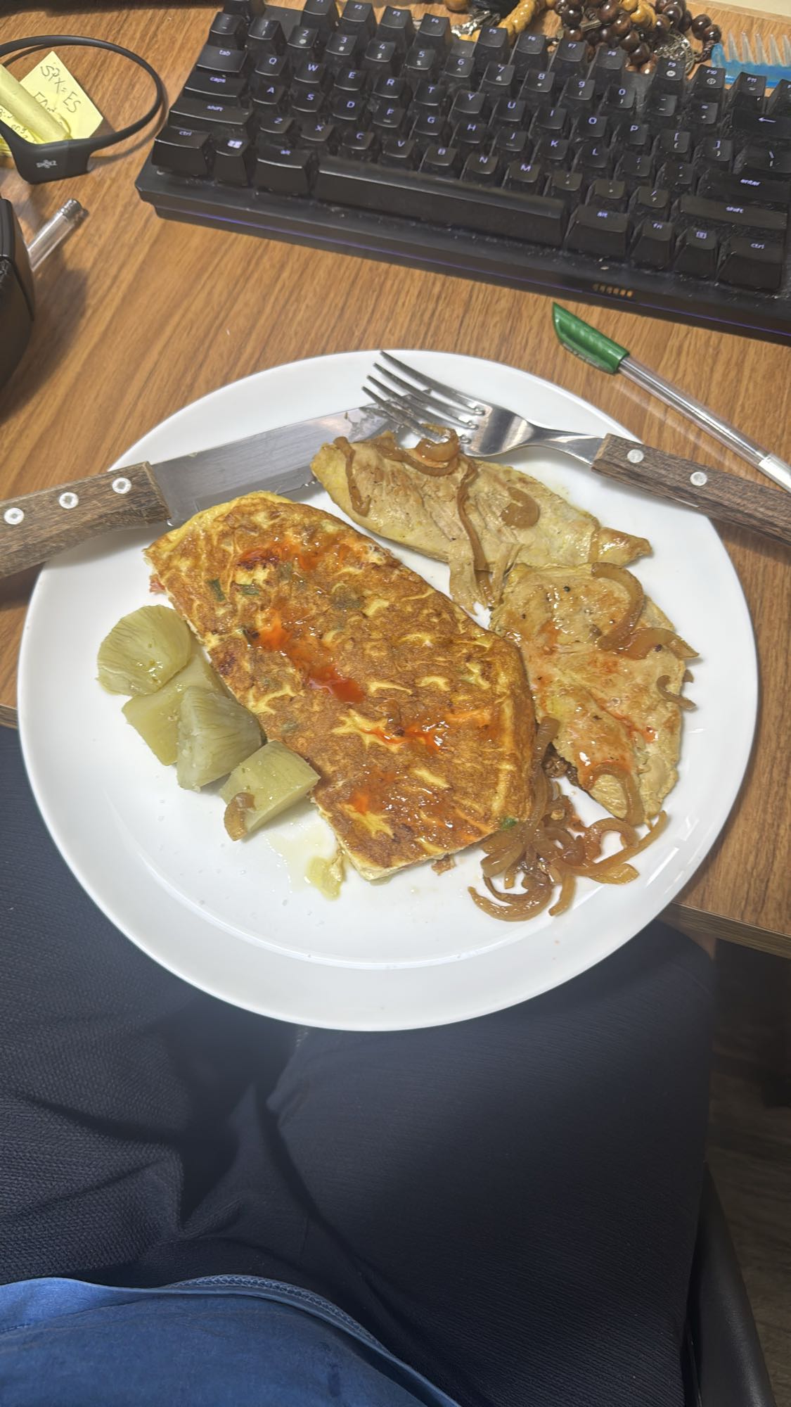 Omelete com frango e legumes