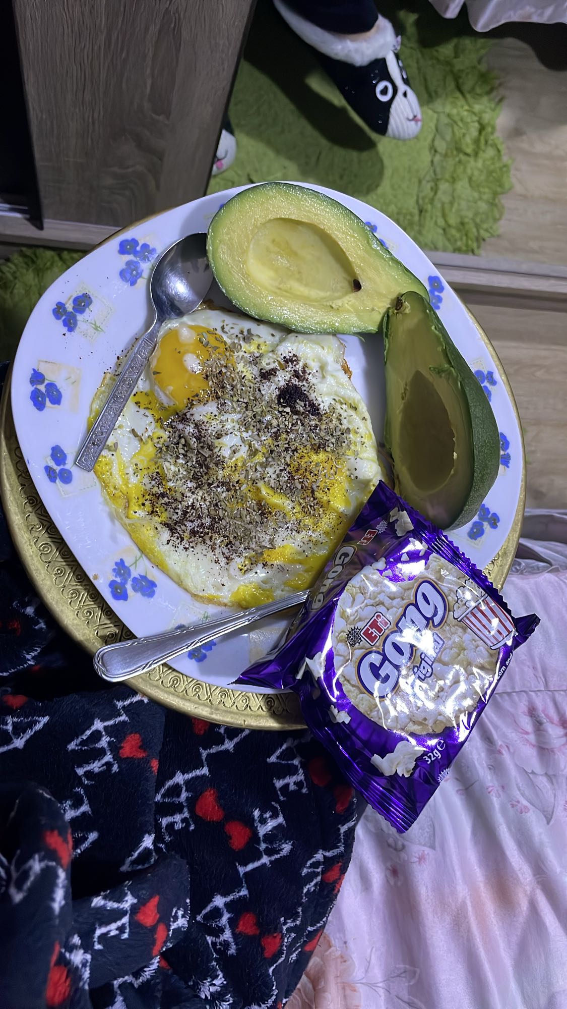 Eggs, avocado, popcorn