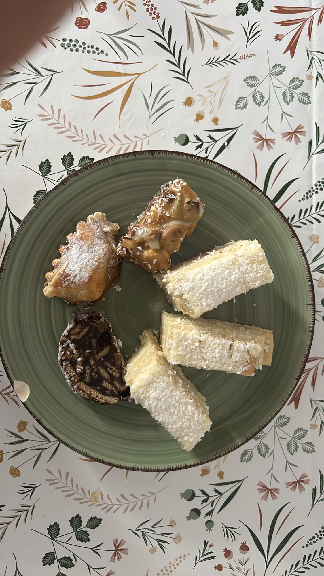 variedad de postres dulces