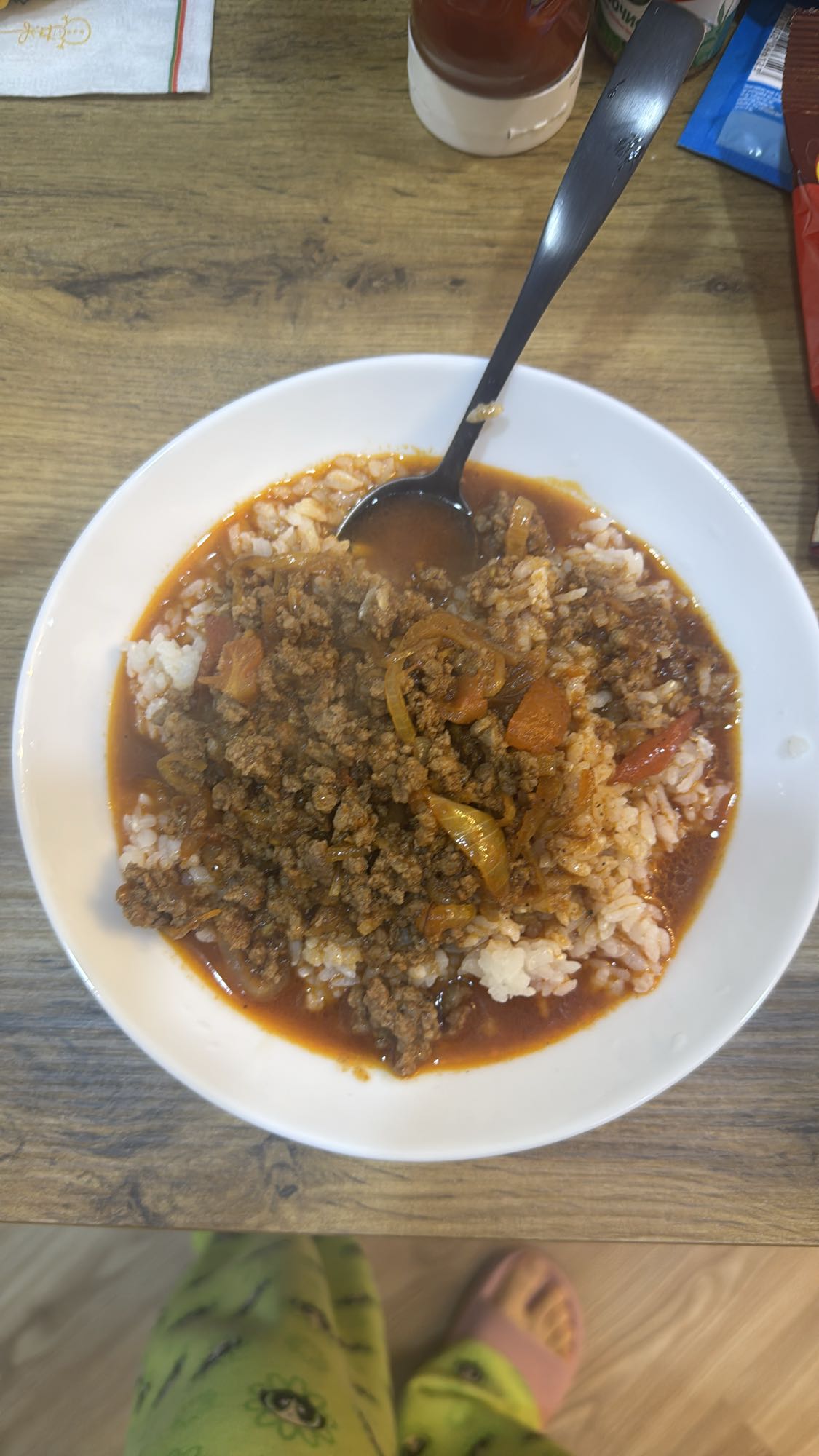 рис с мясным соусом