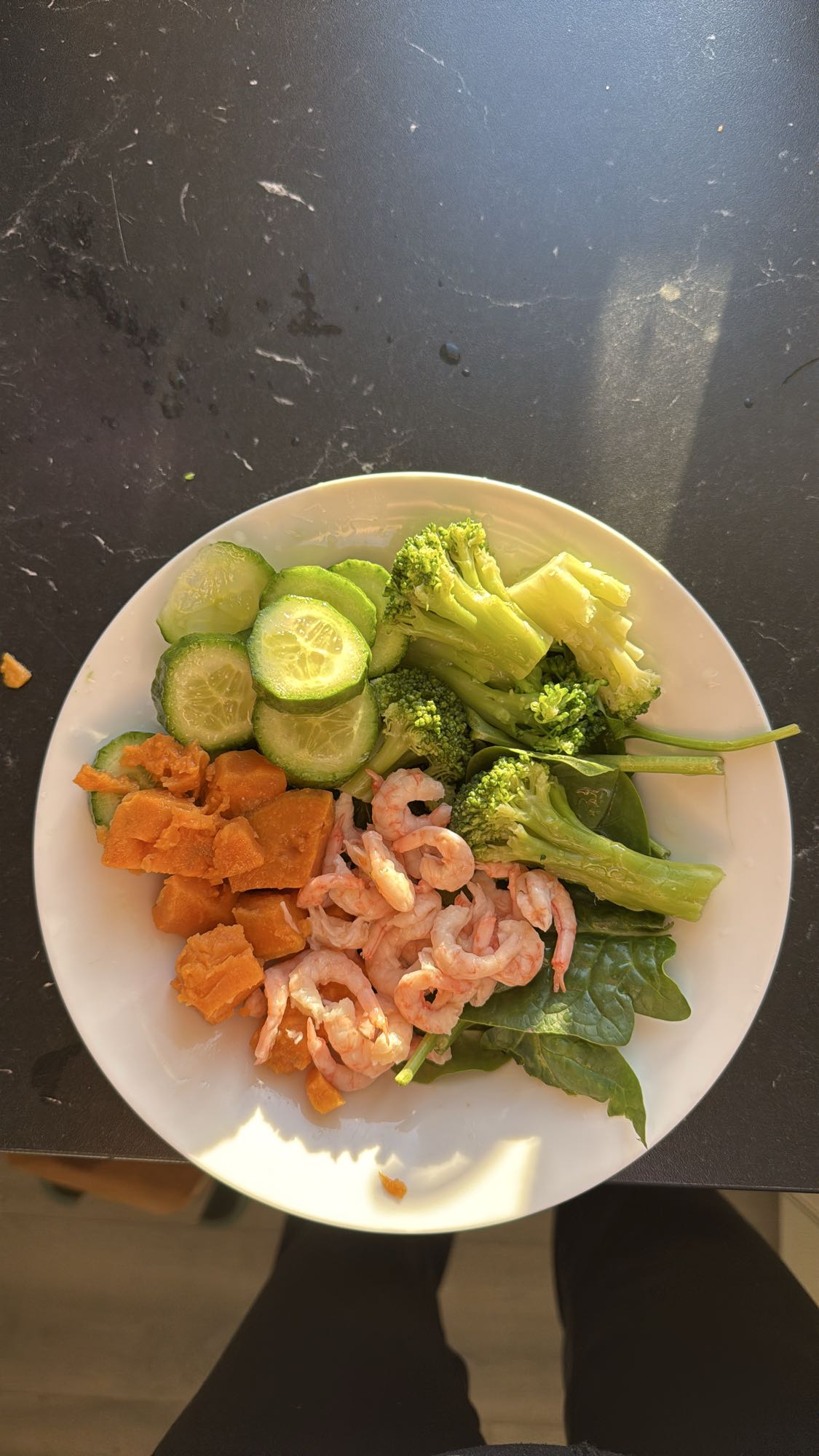 Räksallad med grönsaker