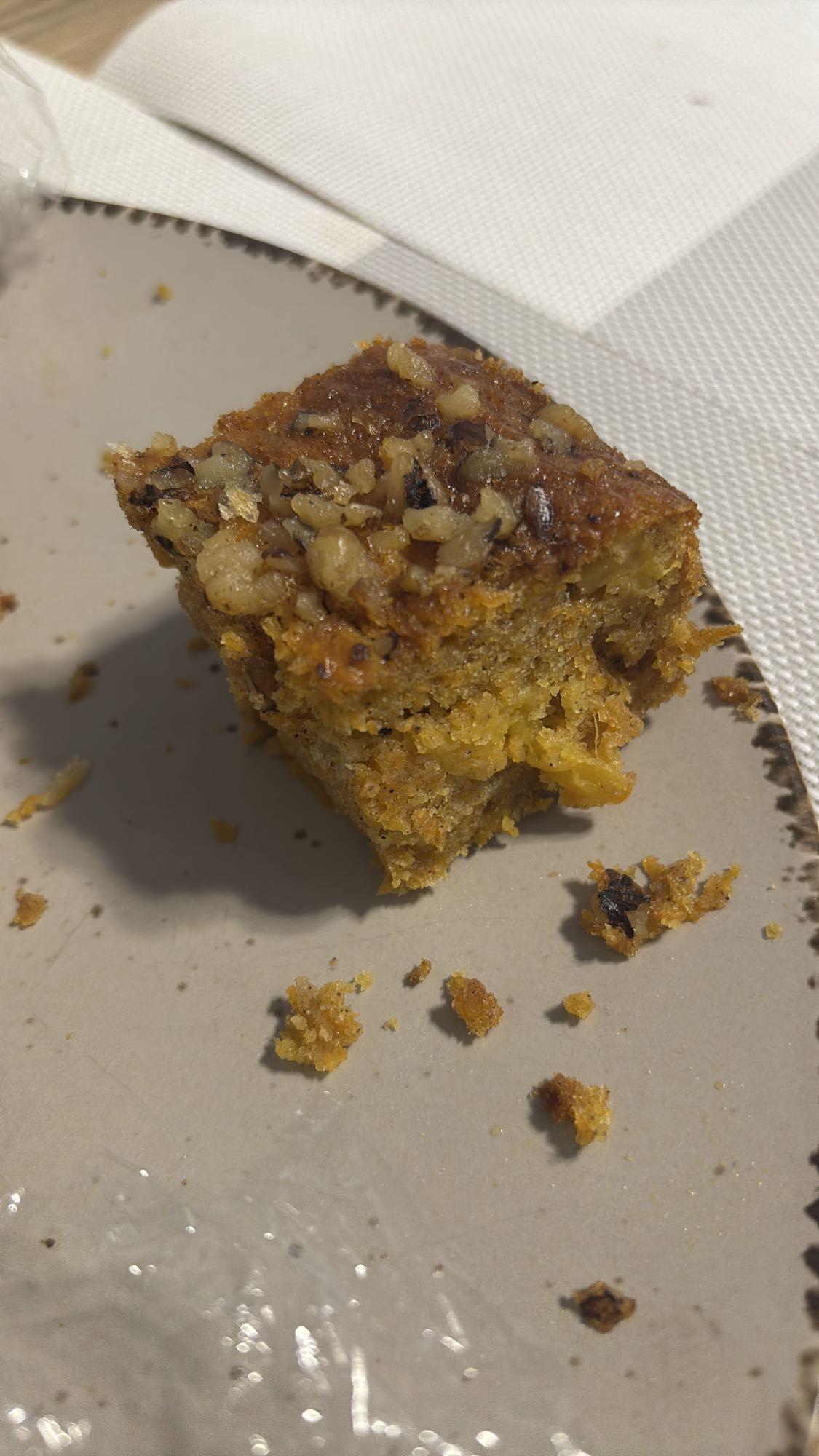 Prajitură cu morcovi și nuci