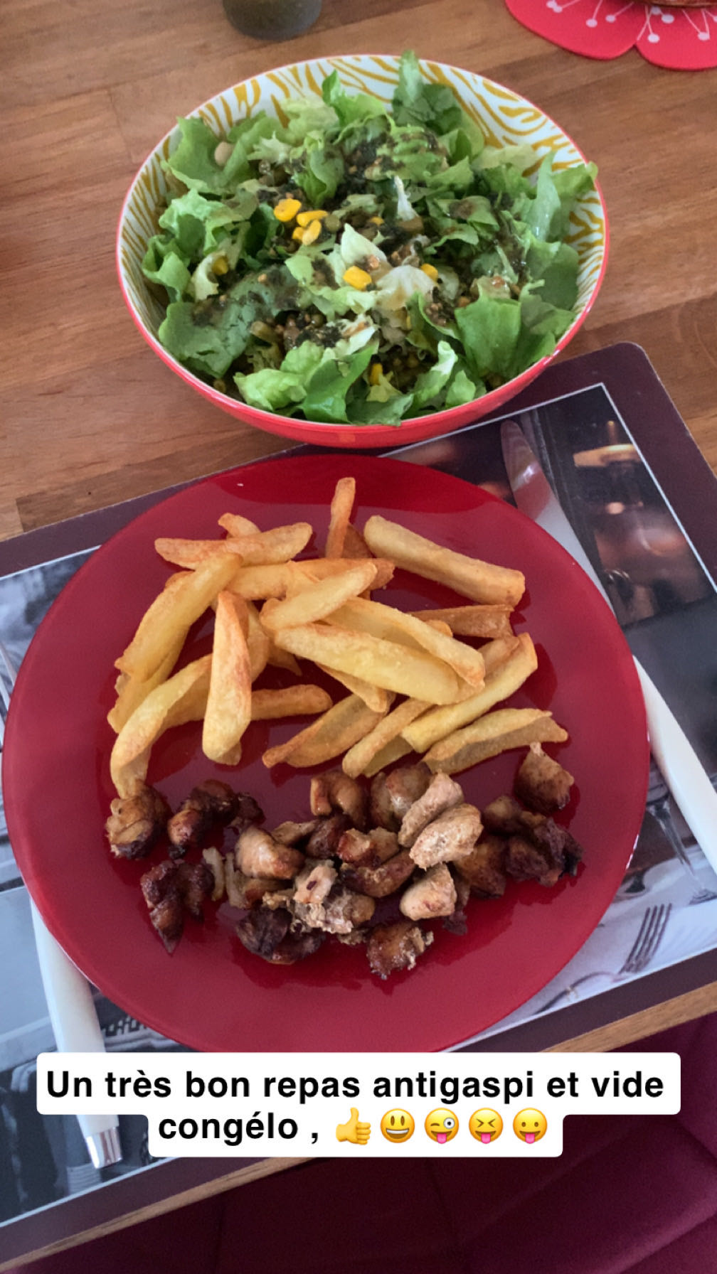Poulet, frites et salade